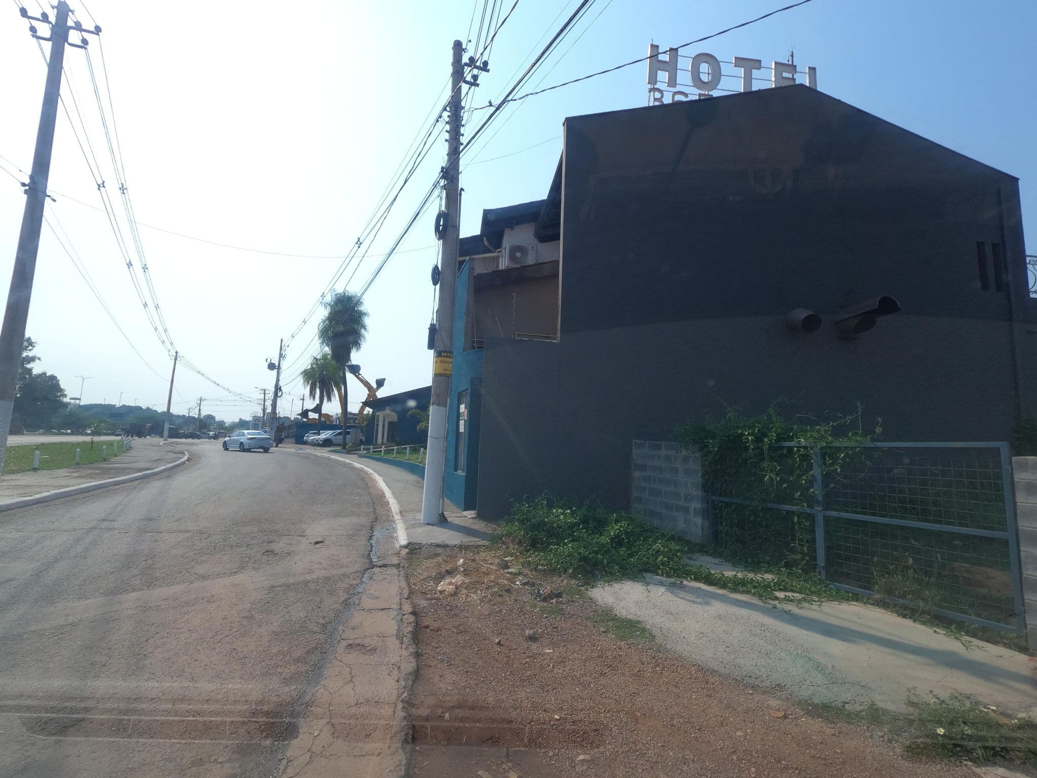Street view near Hotel 365, Cuiabá — © MuitoAlemdasFronteiras (CC BY-SA · Mapillary)