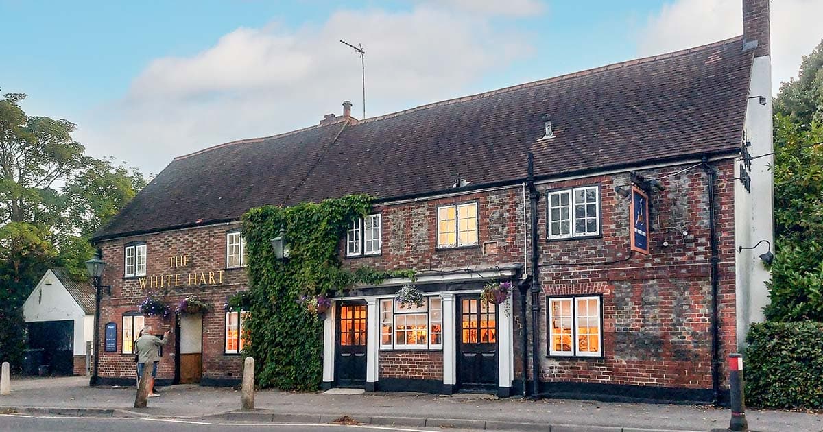 The White Hart Pub & Accommodation, Ferndown