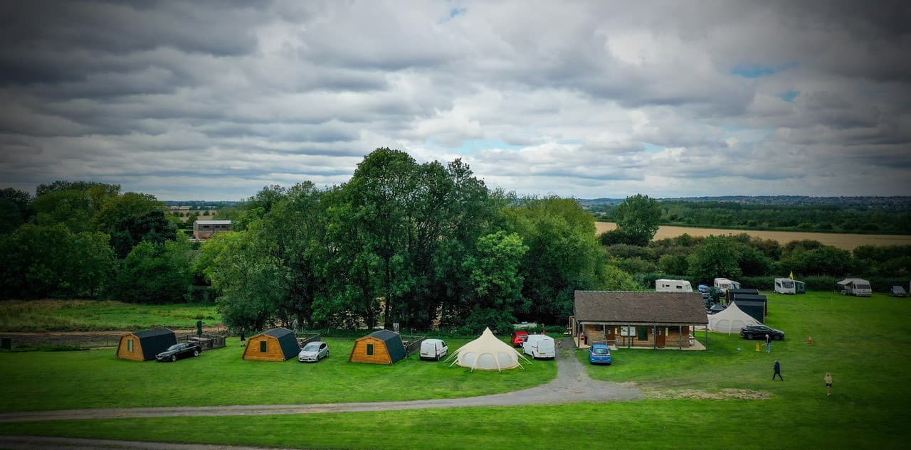 Hill Farm Camping & Caravan Park, Sinfin