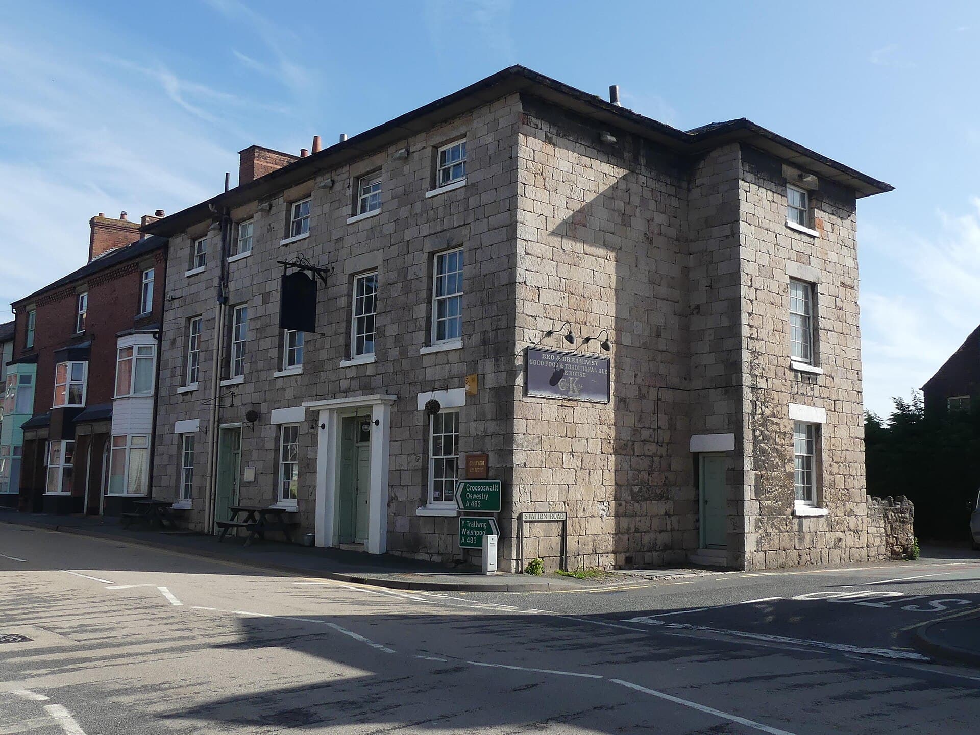 Cross Keys Hotel (via Wikimedia Commons, CC BY-SA 4.0)
