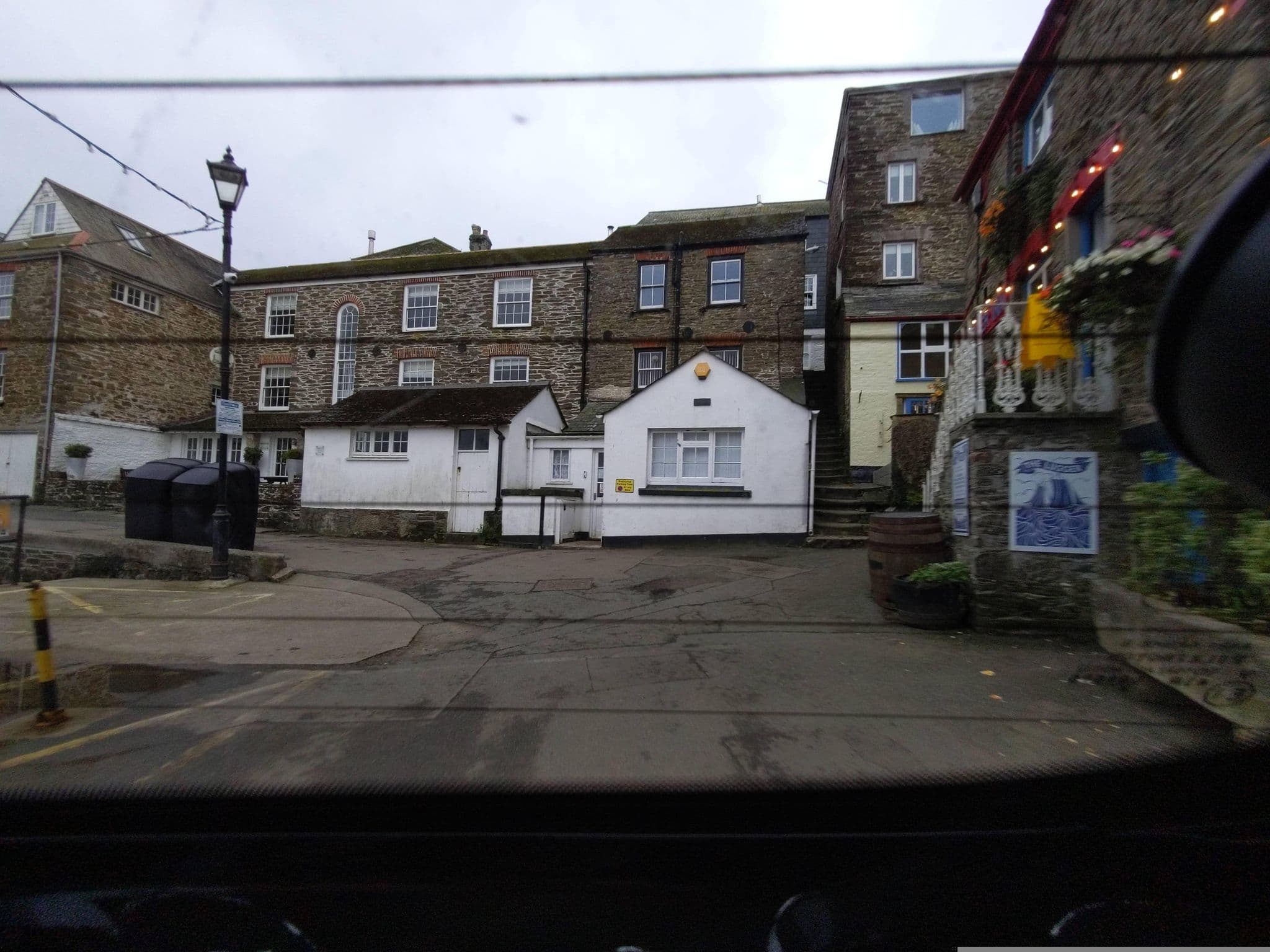 Street view near The Lugger Inn, Fowey — © WaggyDog (CC BY-SA · Mapillary)