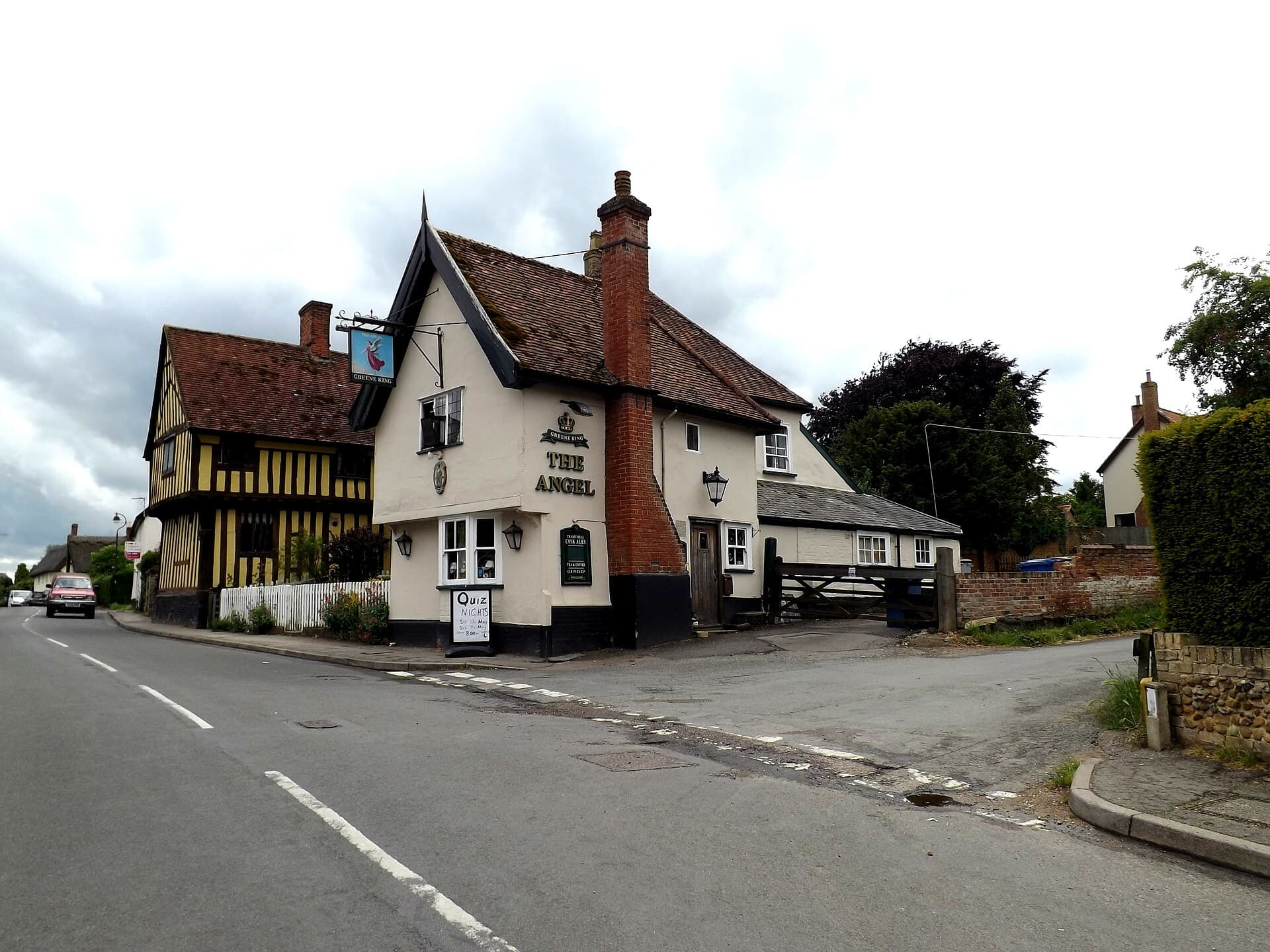 Angel Inn (via Wikimedia Commons, CC BY-SA 2.0)