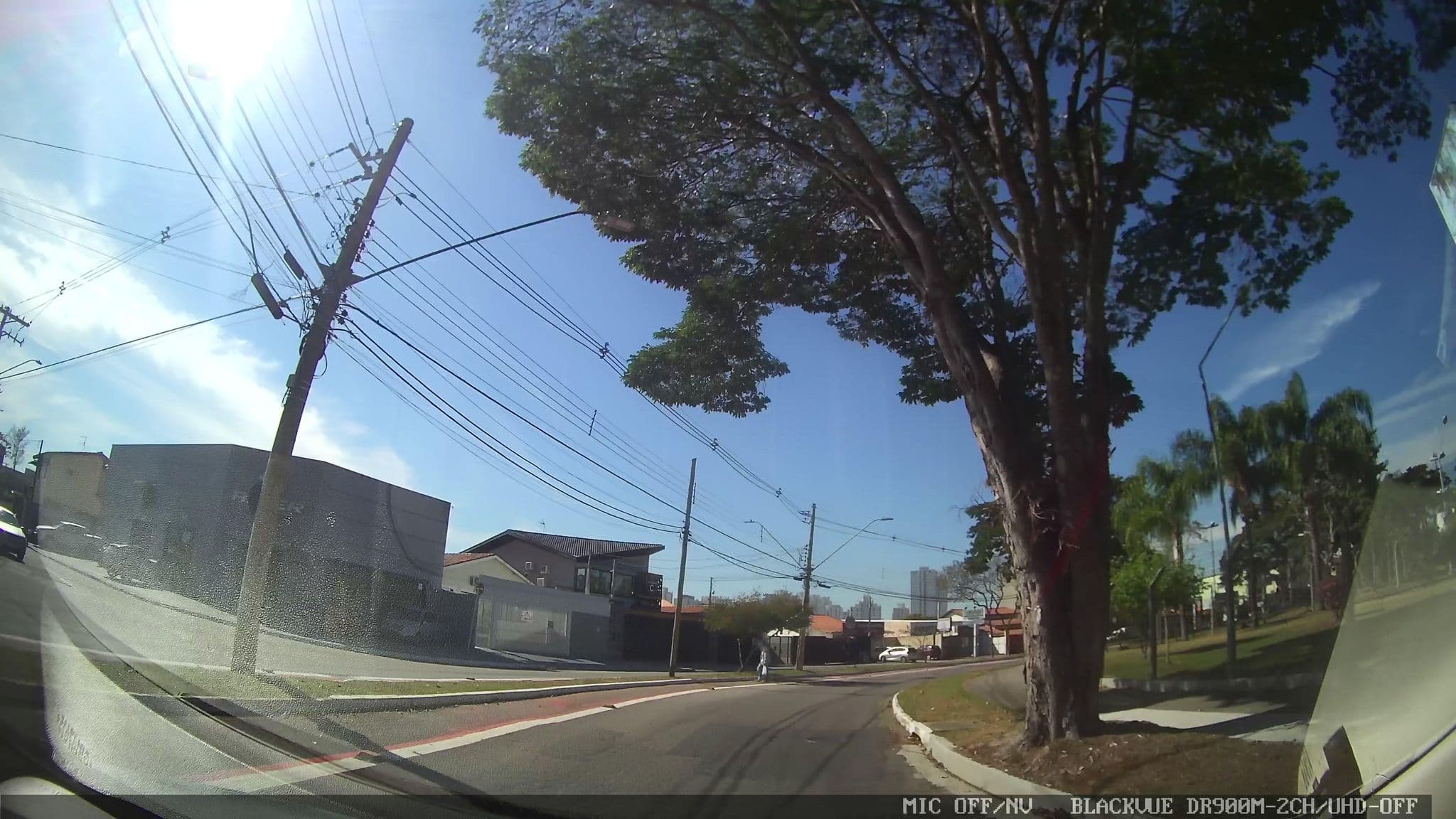 Street view near Pousada Casa da Bel, São José dos Campos — © yaf1 (CC BY-SA · Mapillary)