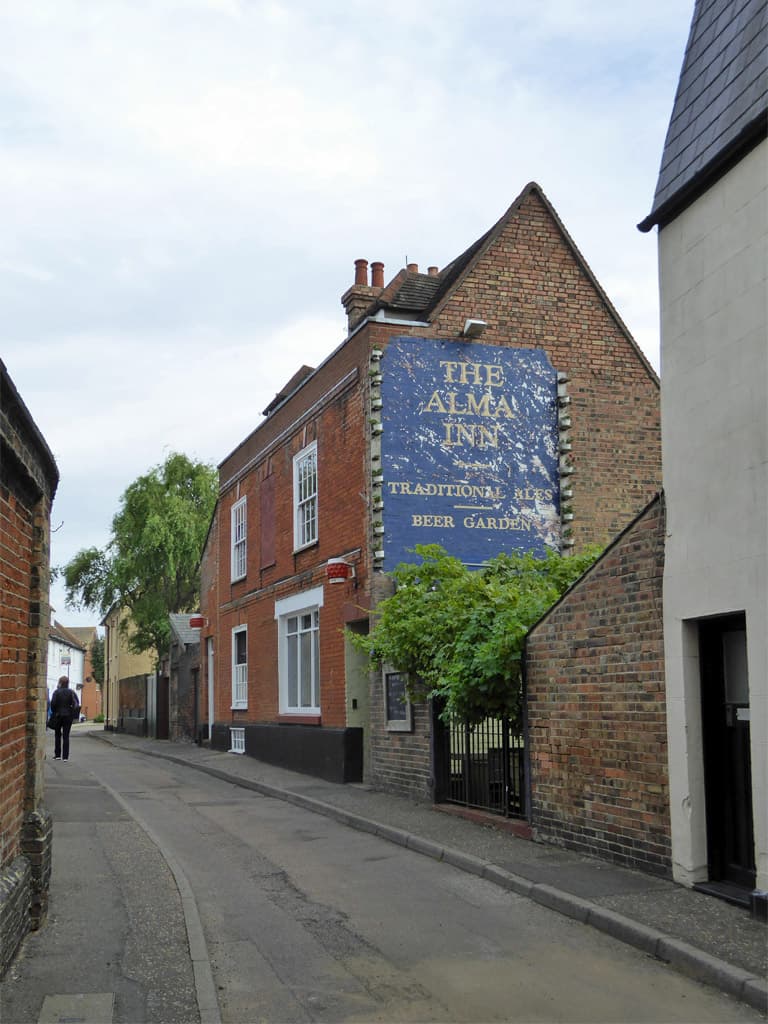 The Alma Inn (via Wikimedia Commons, CC BY-SA 2.0)