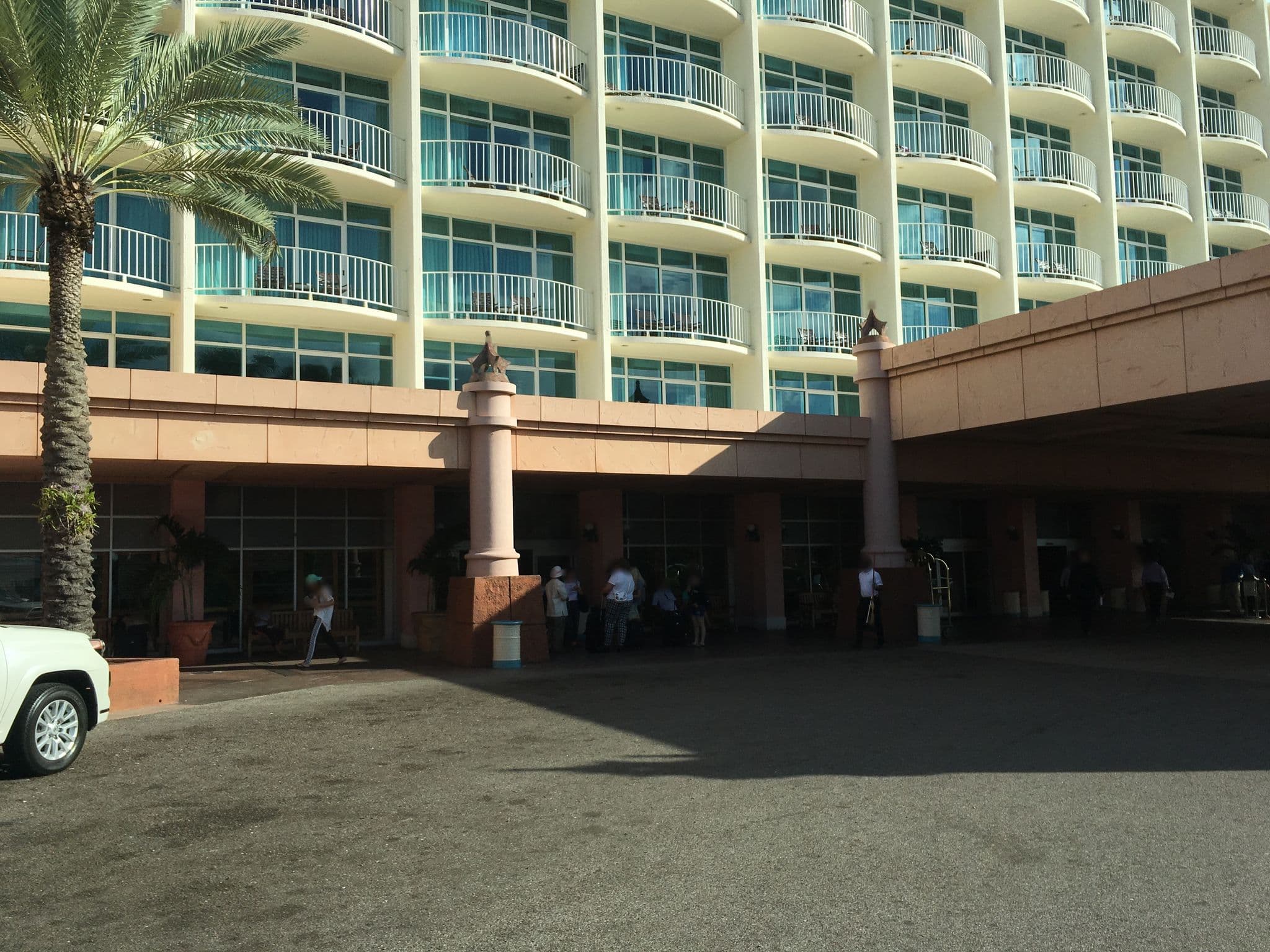 Street view near The Coral, Nassau — © raveneye (CC BY-SA · Mapillary)