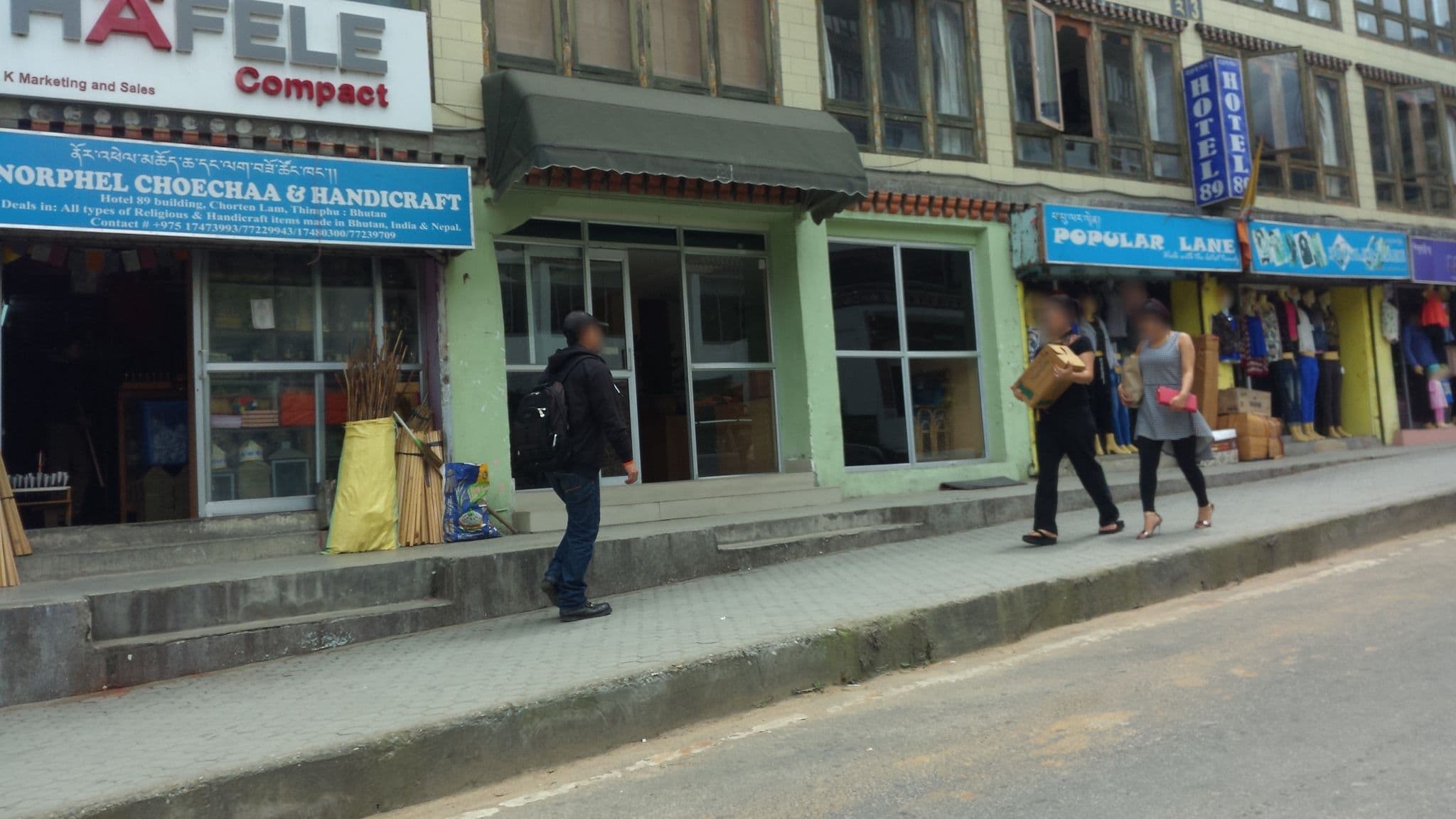 Street view near Garuda Inn, Thimphu
