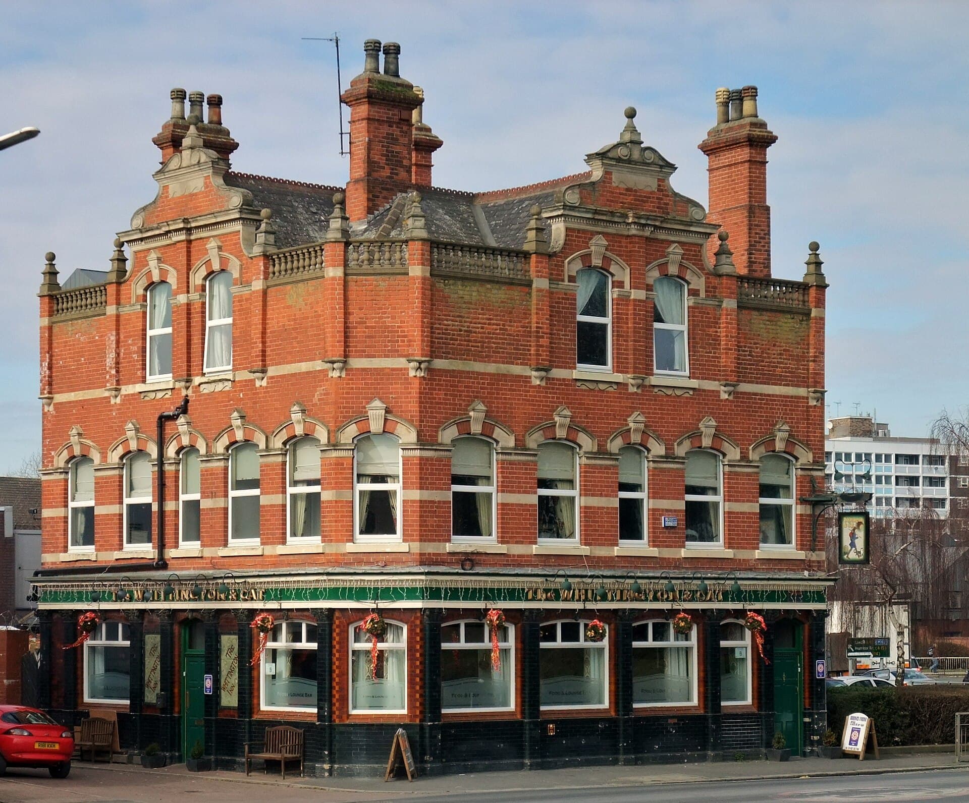 The Whittington & Cat (via Wikimedia Commons, CC BY-SA 2.0)