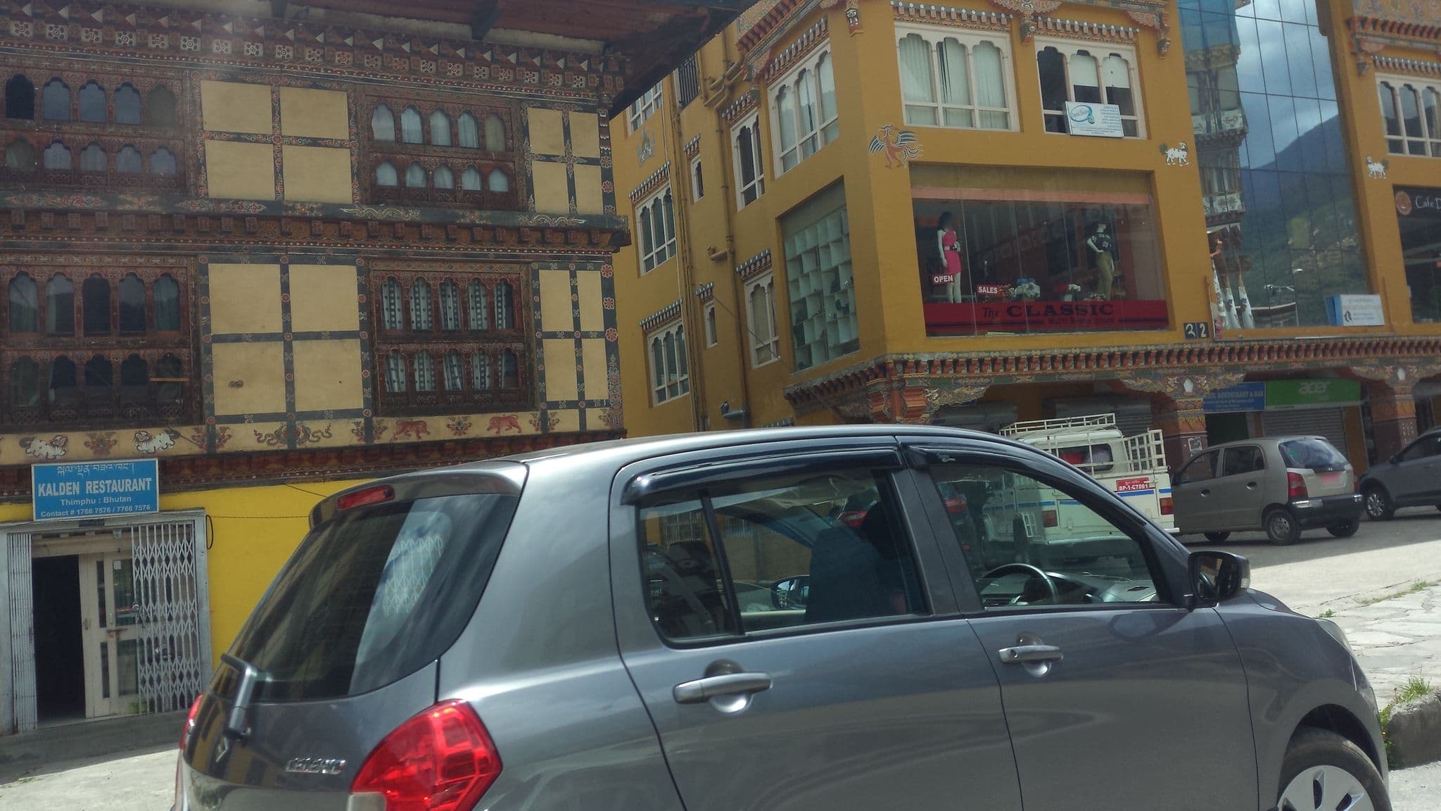 Street view near The Capital Hotel, Thimphu