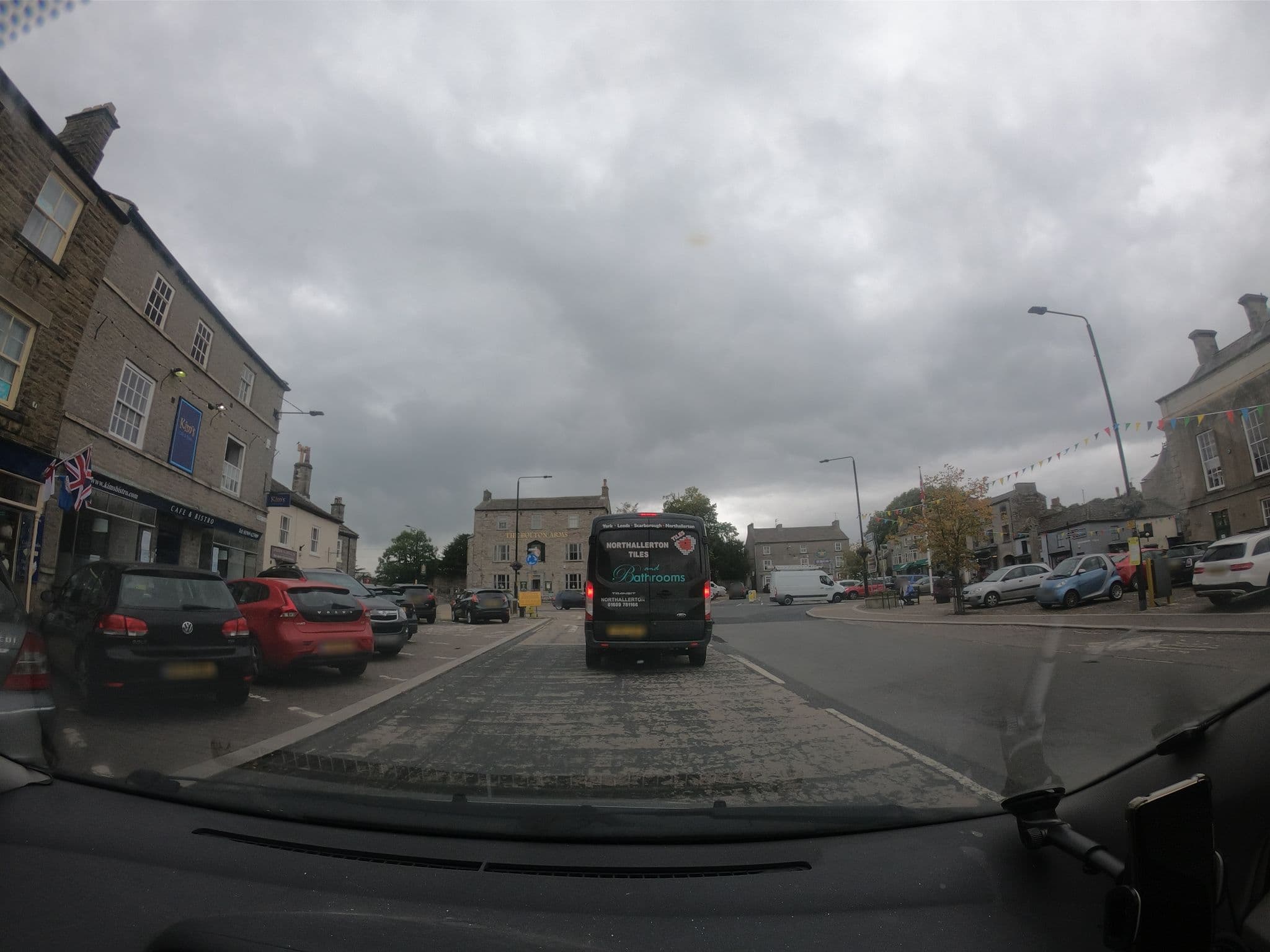 Street view near The Roses, Leyburn — © lamaar639 (CC BY-SA · Mapillary)