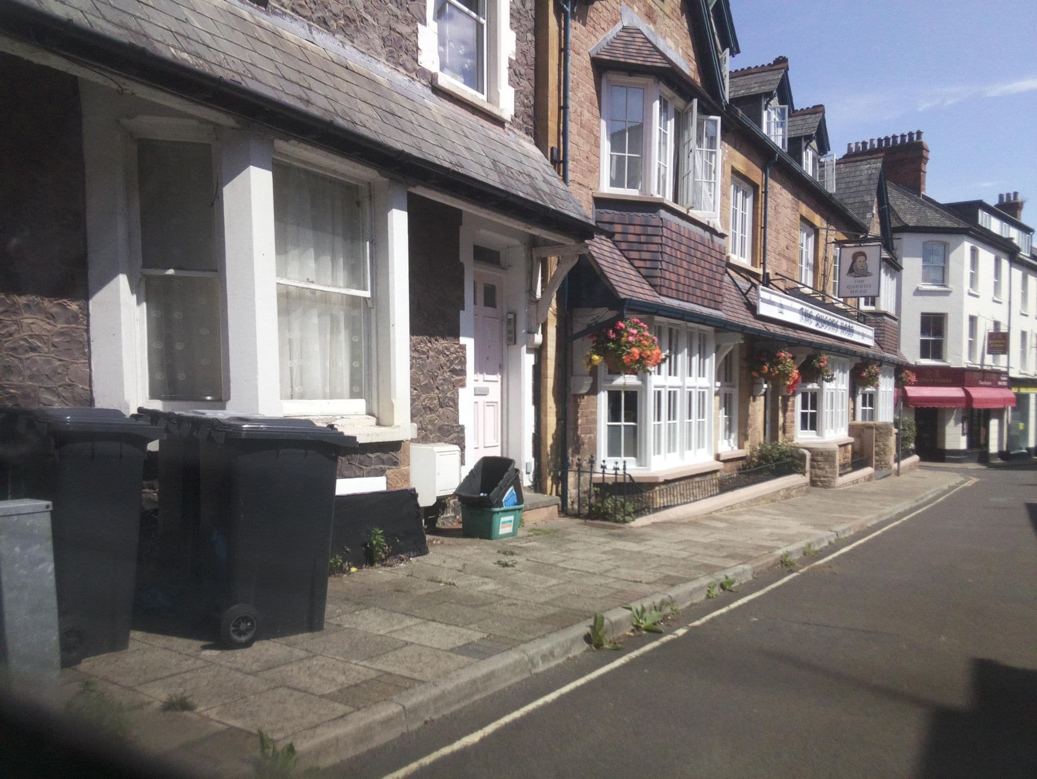 Street view near The Queen's Head, Minehead — © southglos (CC BY-SA · Mapillary)