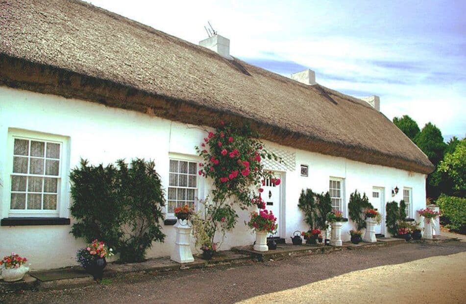 Kingsmills Self-Catering Cottages - Bluebell Cottage & Annies Cottage, Moneymore