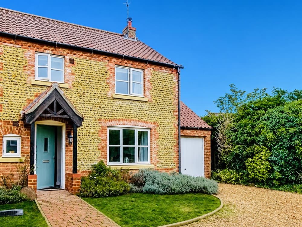 Ha'penny Cottage - dog friendly holiday cottage, Mundesley