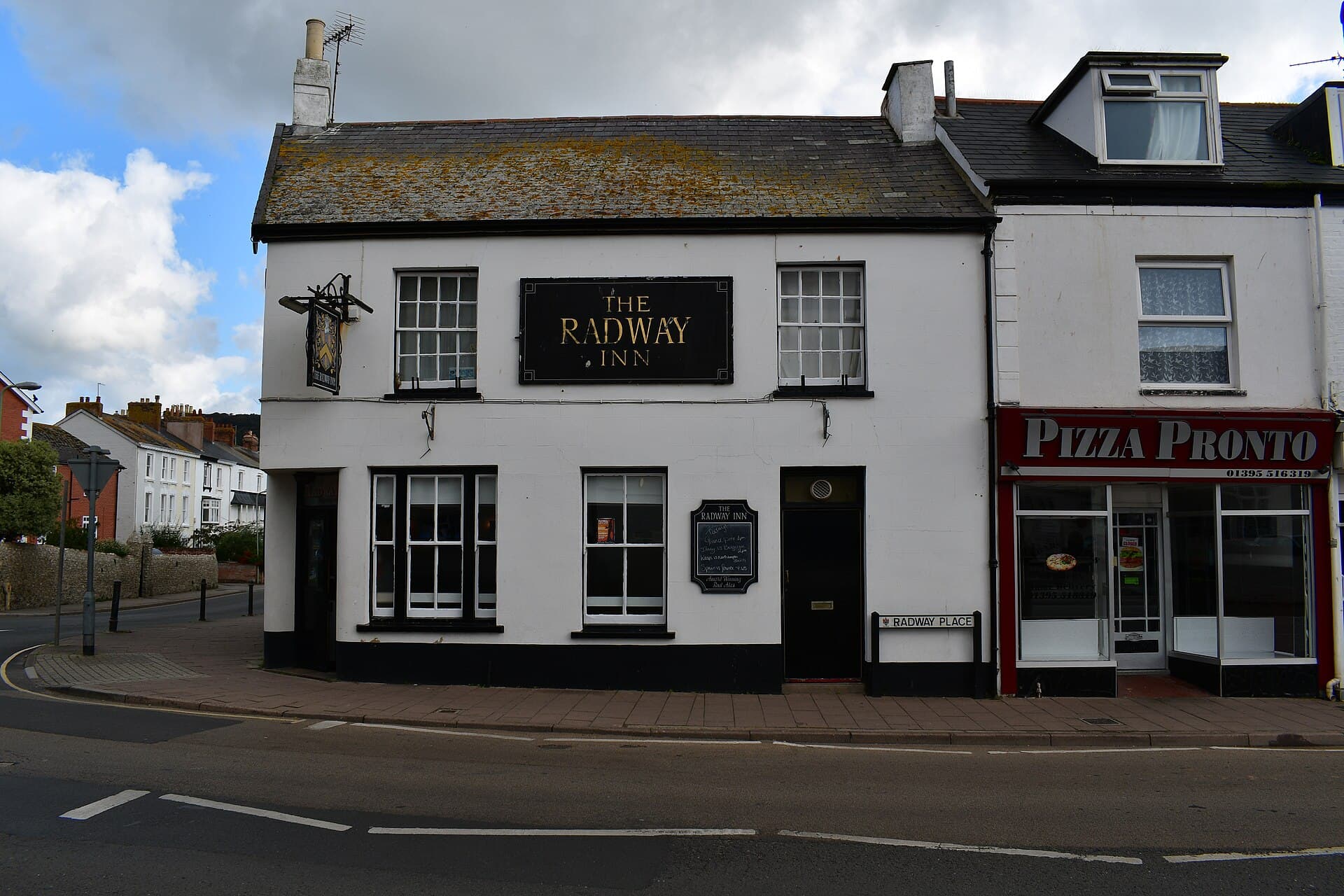 Radway Inn (via Wikimedia Commons, CC0)