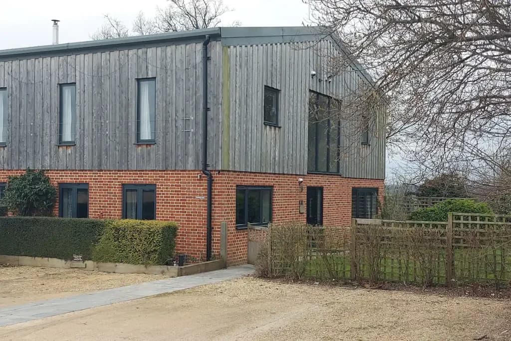 Heath Row Barn Holiday Lets, Overton