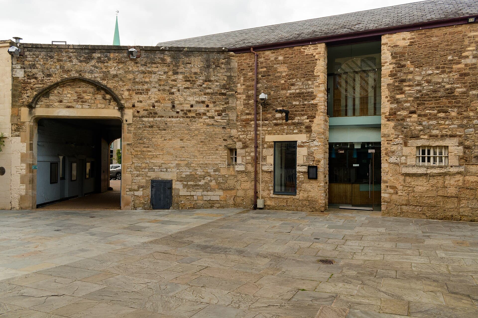 Malmaison Oxford (via Wikimedia Commons, CC0)