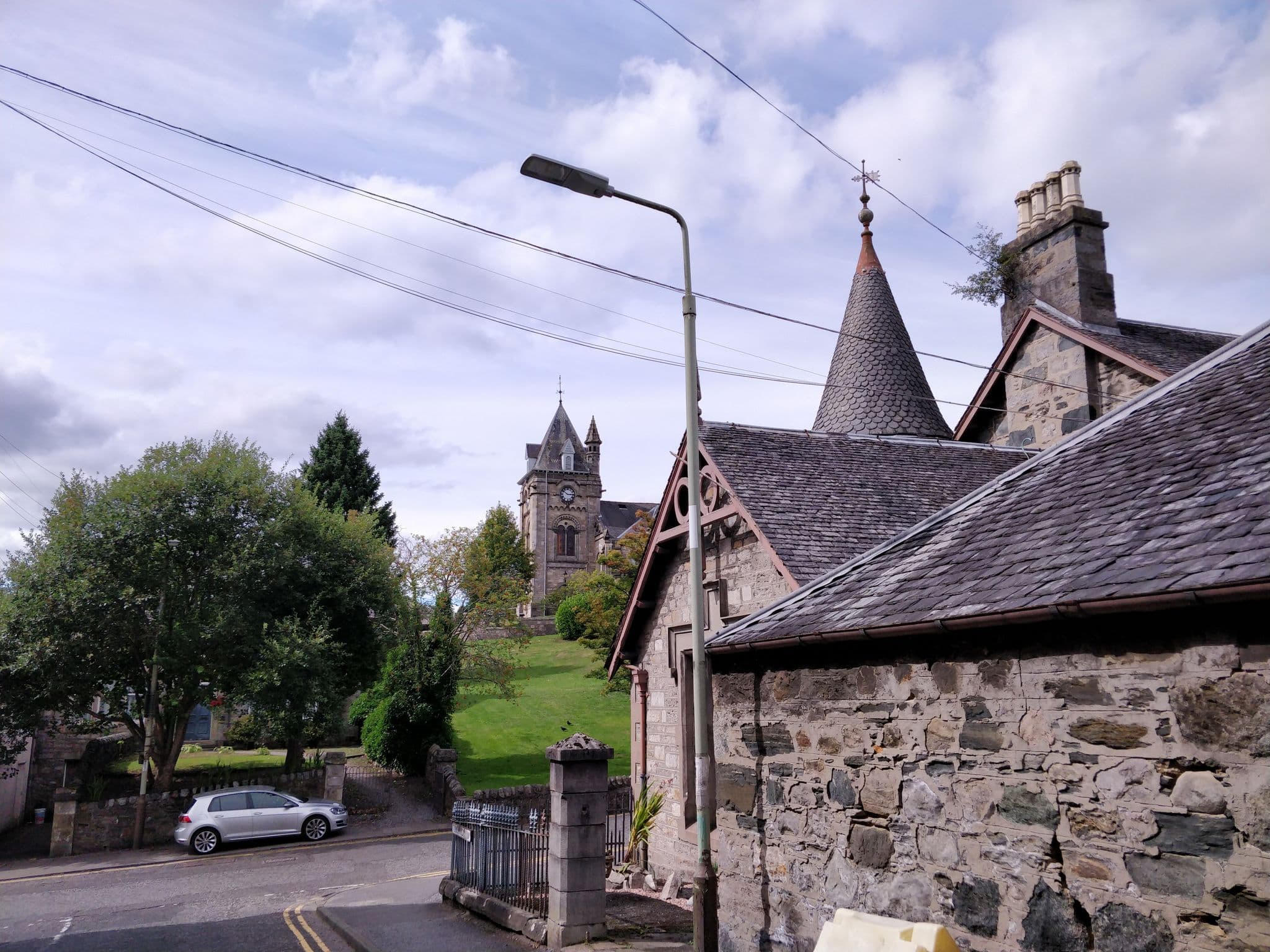 Street view near The Bank House at Scotland's Hotel, Pitlochry — © amaurycarrade (CC BY-SA · Mapillary)
