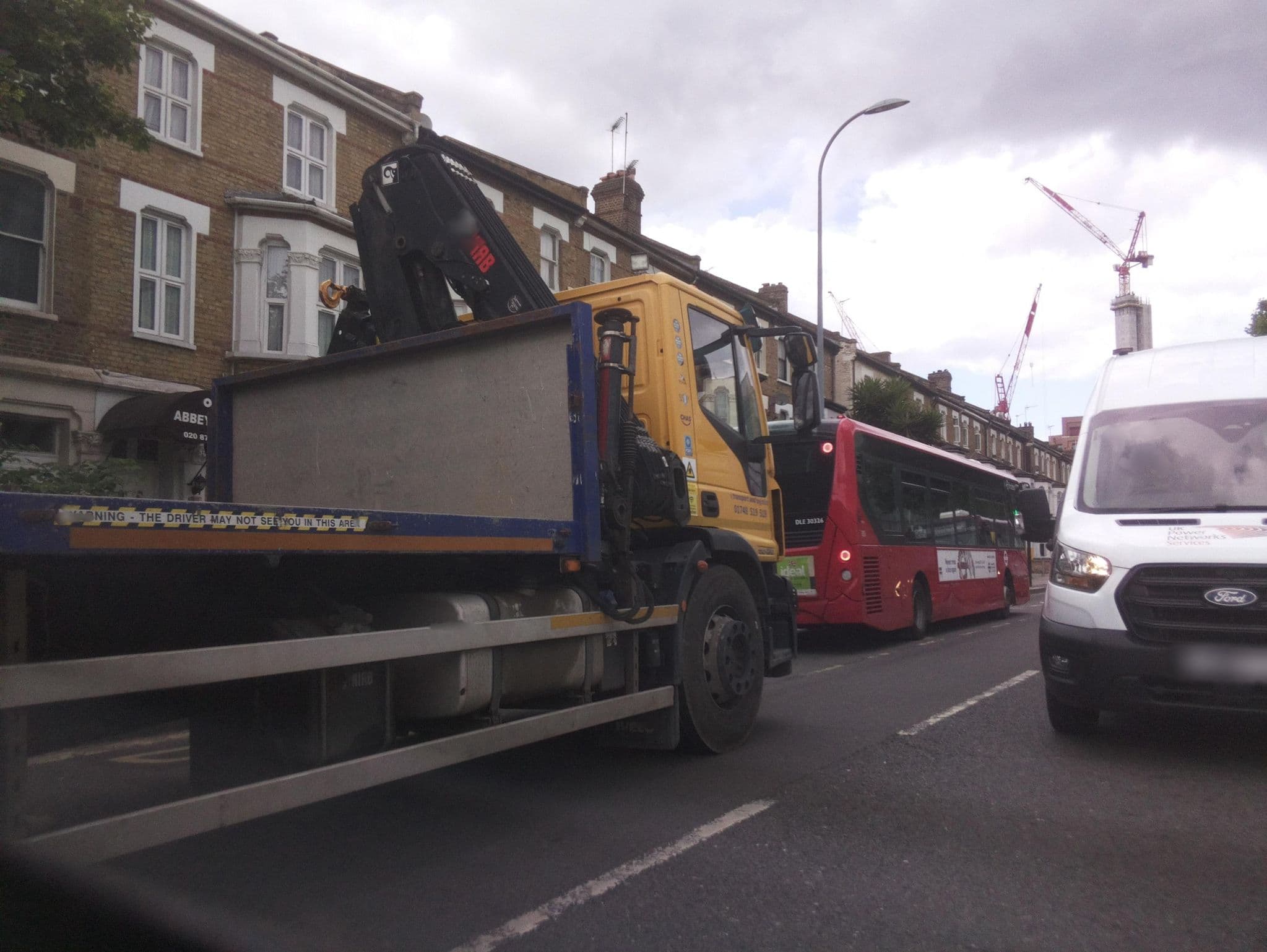 Street view near Abbey Hotel, London Shepherd's Bush, Shepherds Bush — © southglos (CC BY-SA · Mapillary)