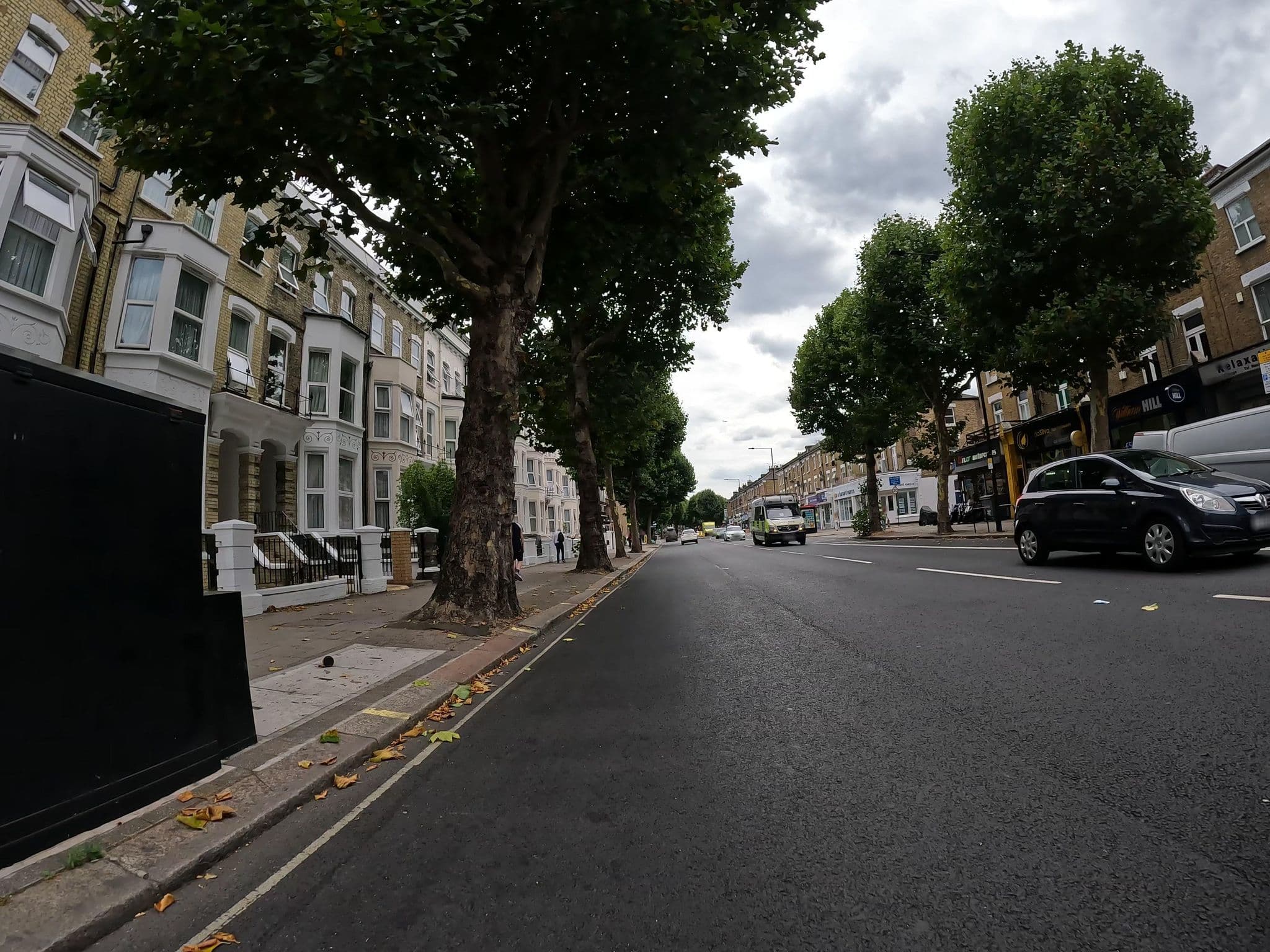 Street view near Sapphire Hotel London, Shepherds Bush — © erias (CC BY-SA · Mapillary)