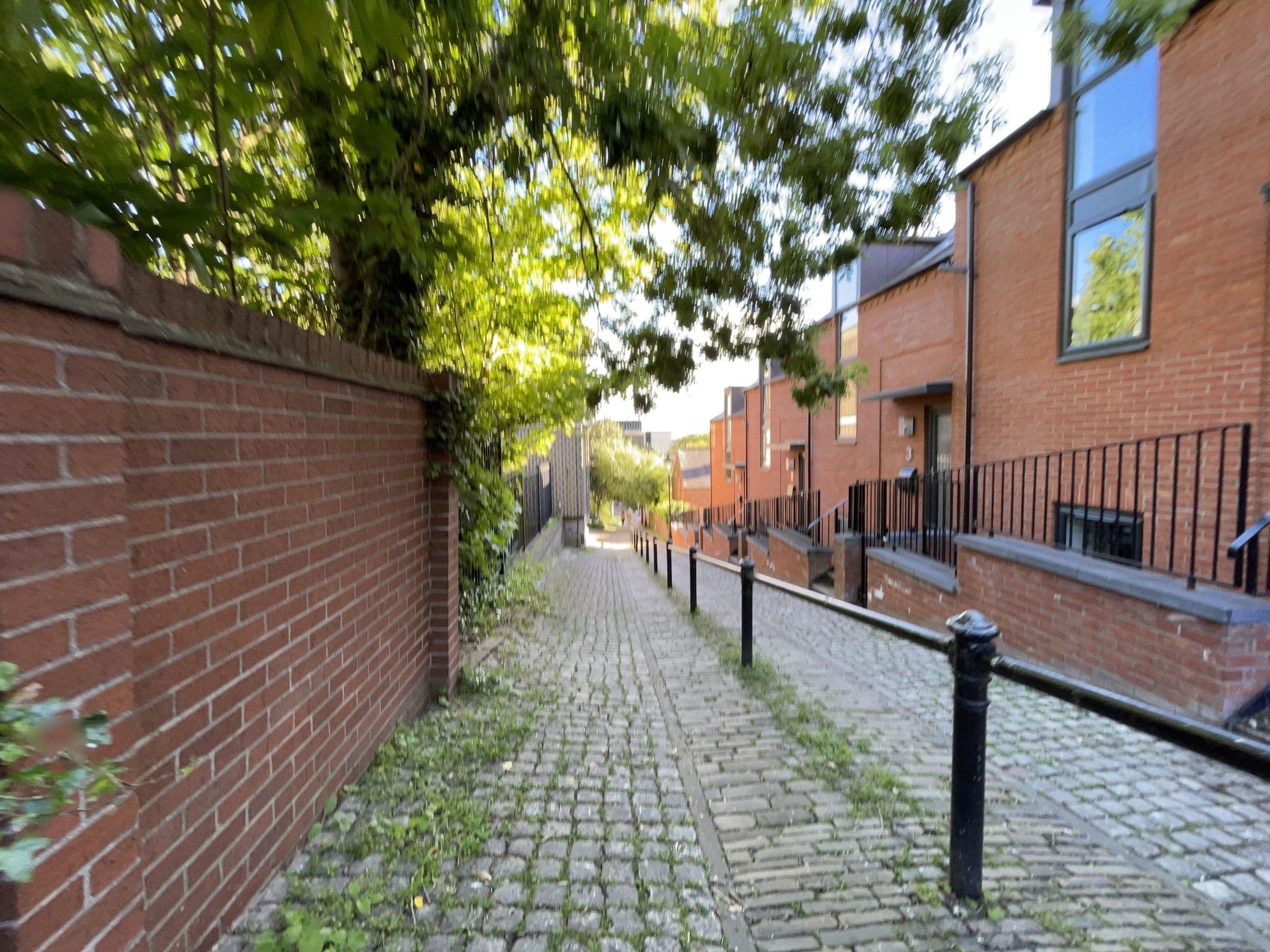 Street view near 6 Motherby Hill, Lincoln — © gness (CC BY-SA · Mapillary)