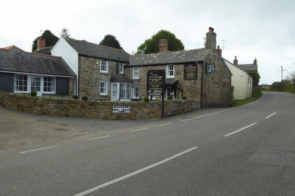 The Fountain Inn (via Wikimedia Commons, CC BY-SA 2.0)