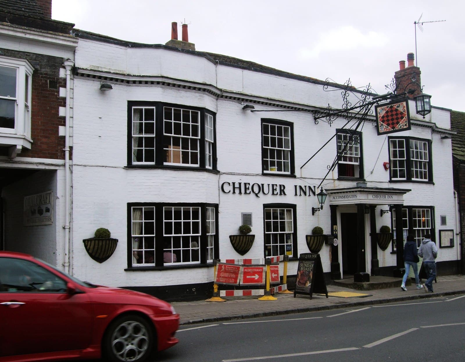Chequer Inn (via Wikimedia Commons, CC BY-SA 2.0)