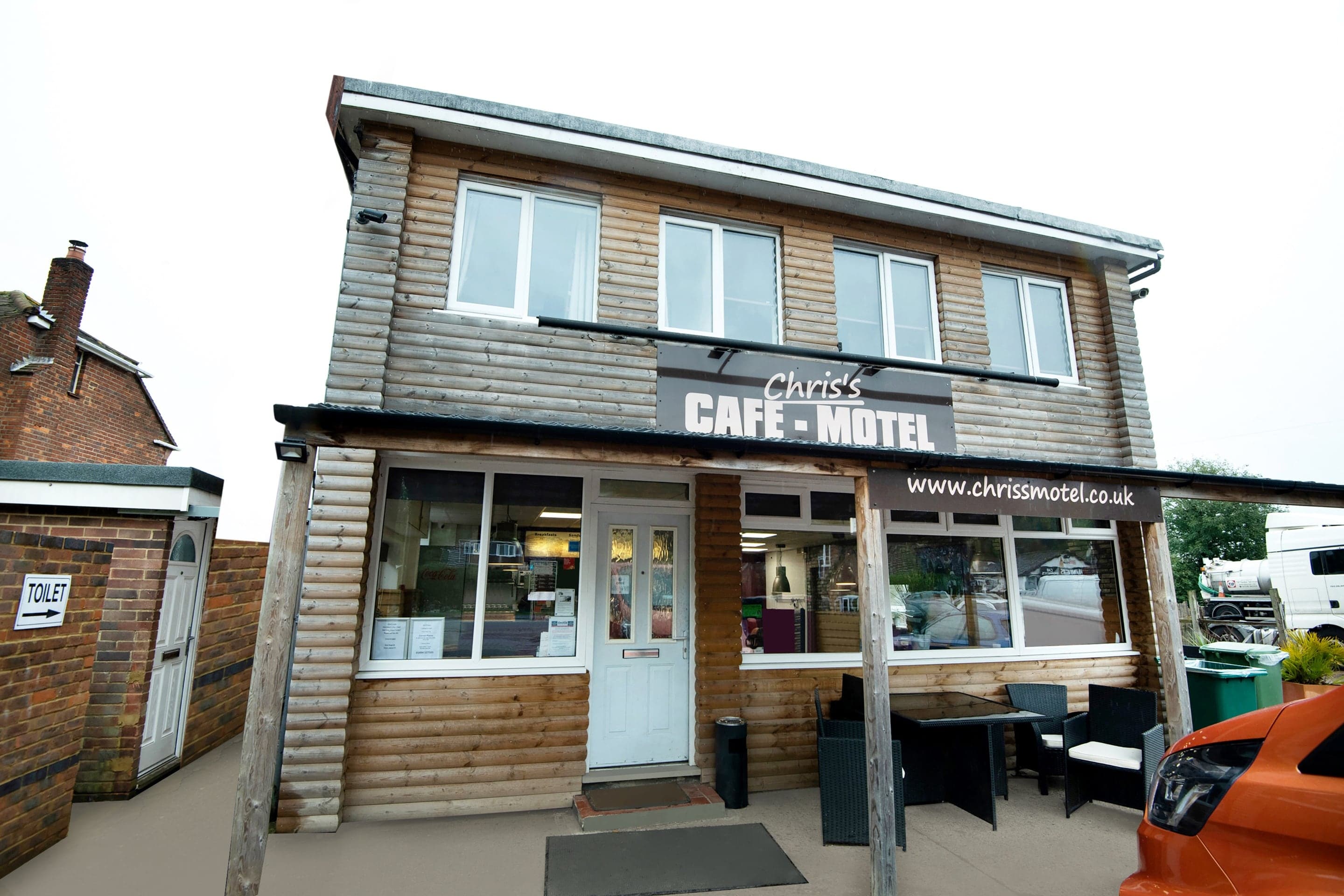 Chris's Motel, Stokenchurch