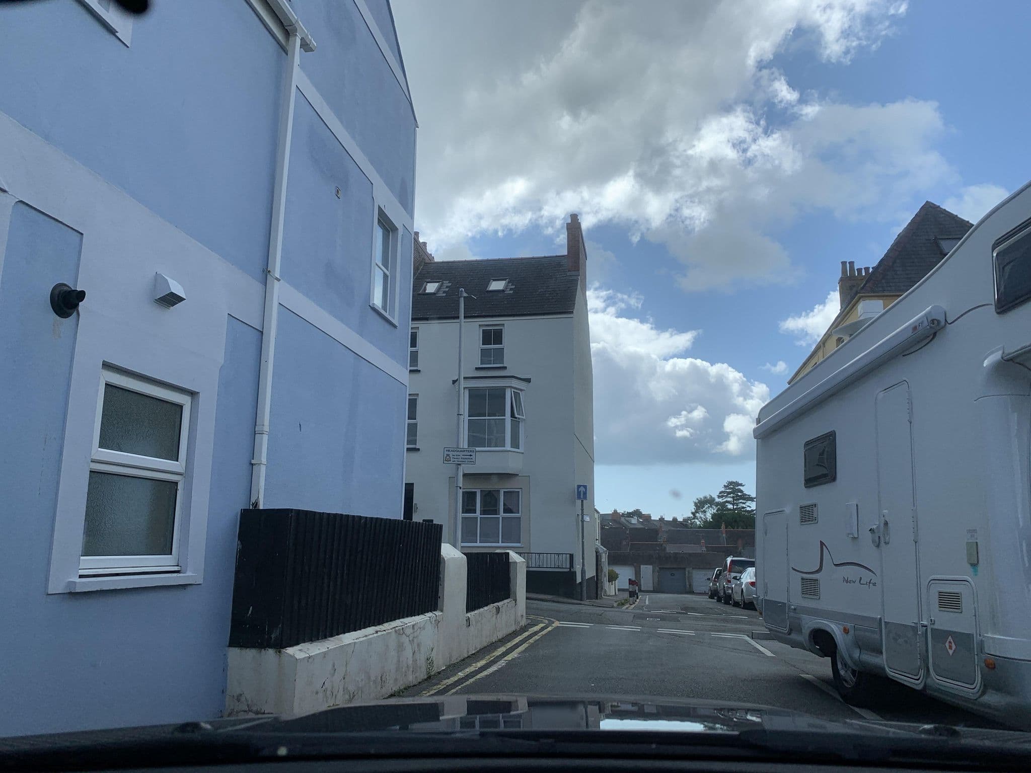 Street view near Sunny Bank Guest House, Tenby — © laye (CC BY-SA · Mapillary)