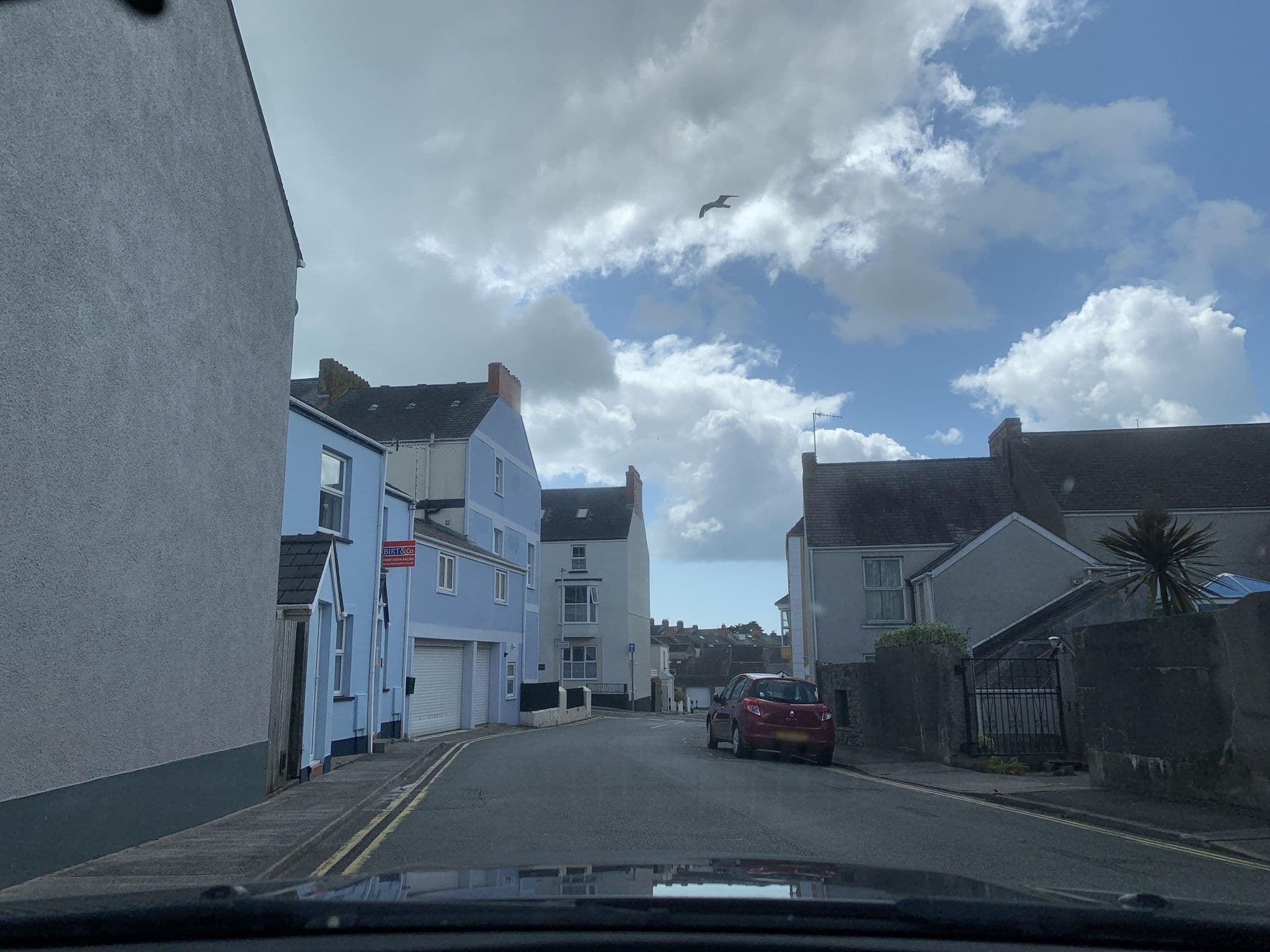 Street view near Ivy Bank Guest House, Tenby - King Room, Tenby — © laye (CC BY-SA · Mapillary)