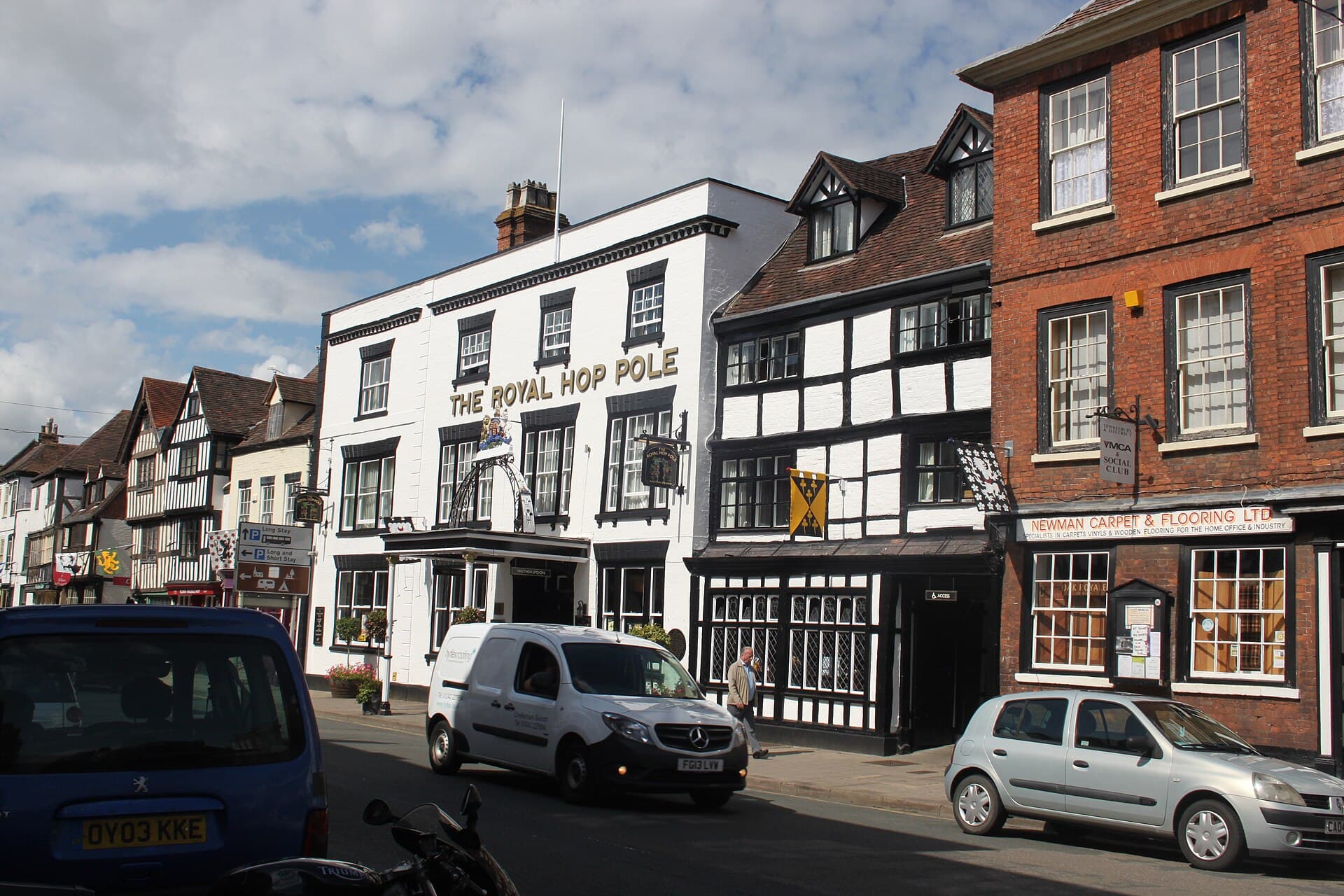The Royal Hop Pole (via Wikimedia Commons, CC BY-SA 3.0)