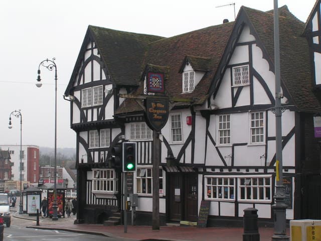 Ye Olde Chequers Inn (via Wikimedia Commons, CC BY-SA 2.0)