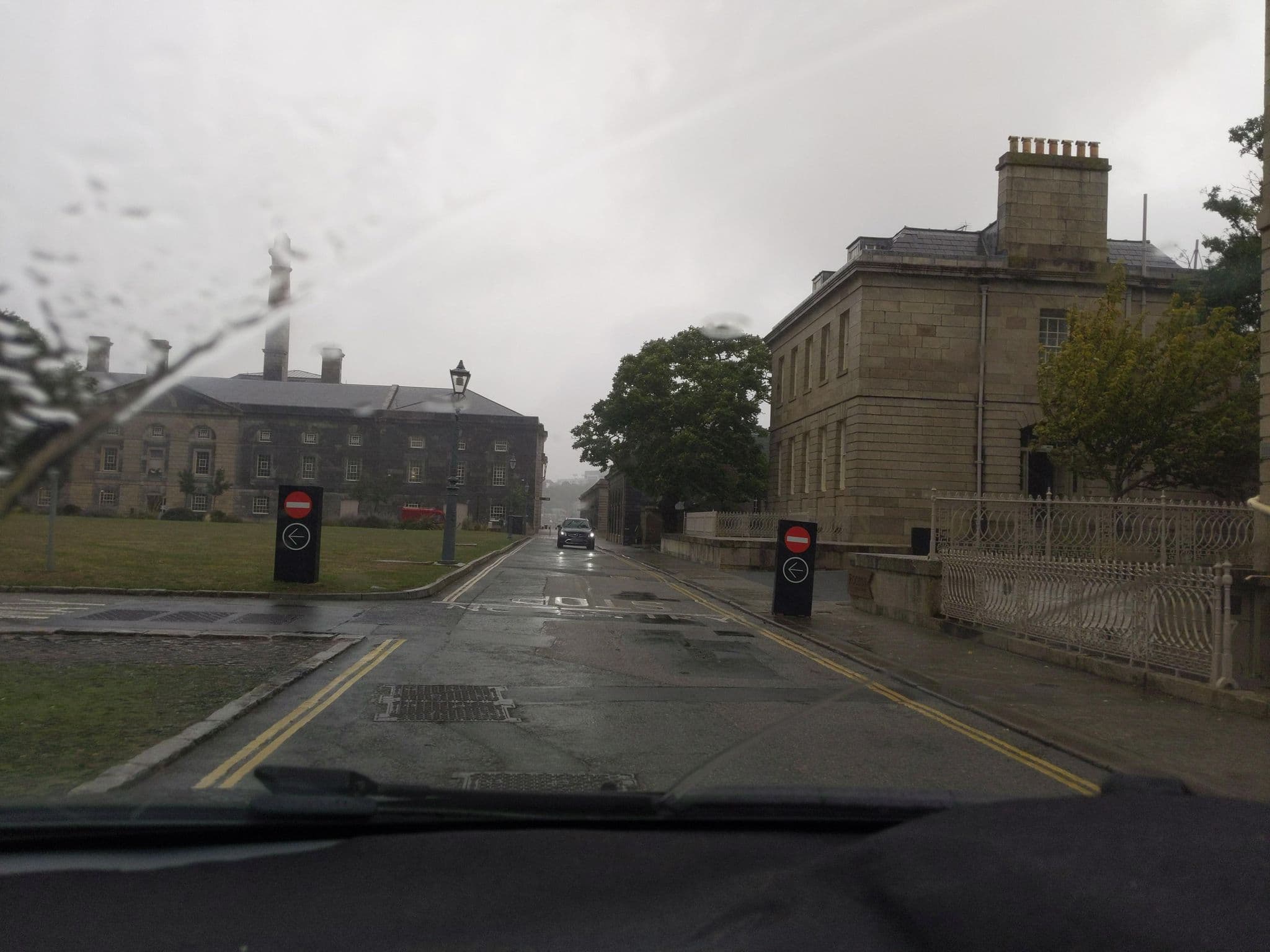 Street view near Admiral's House by Maison Pierre, Plymouth — © WaggyDog (CC BY-SA · Mapillary)