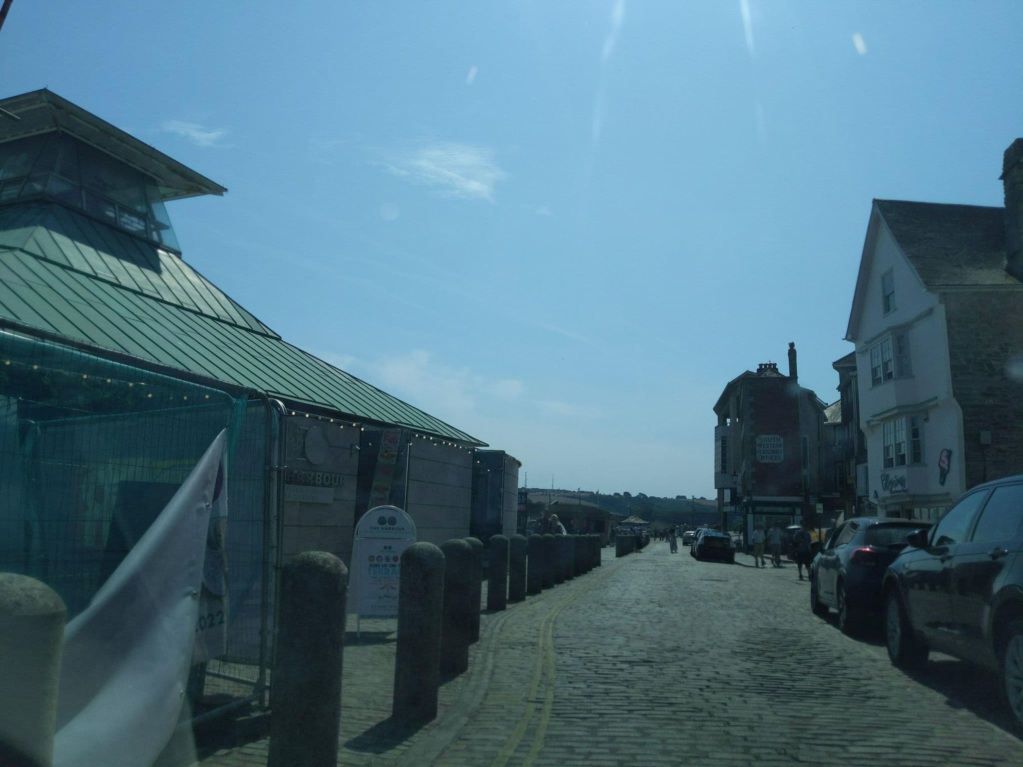 Street view near The Dolphin Hotel, Plymouth, Plymouth — © WaggyDog (CC BY-SA · Mapillary)