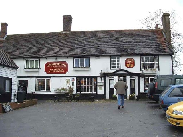 The Greyhound Inn (via Wikimedia Commons, CC BY-SA 2.0)