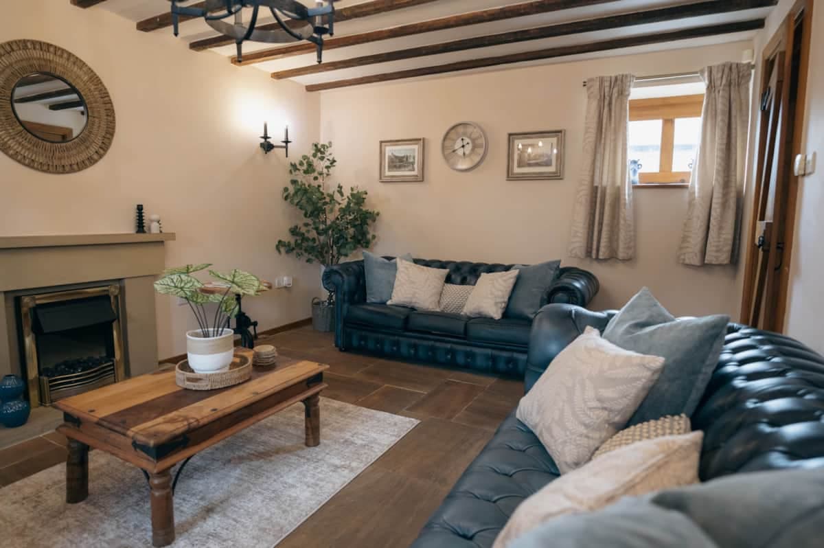 Barnacre Farm Holiday Cottages Wirral UK, Moreton
