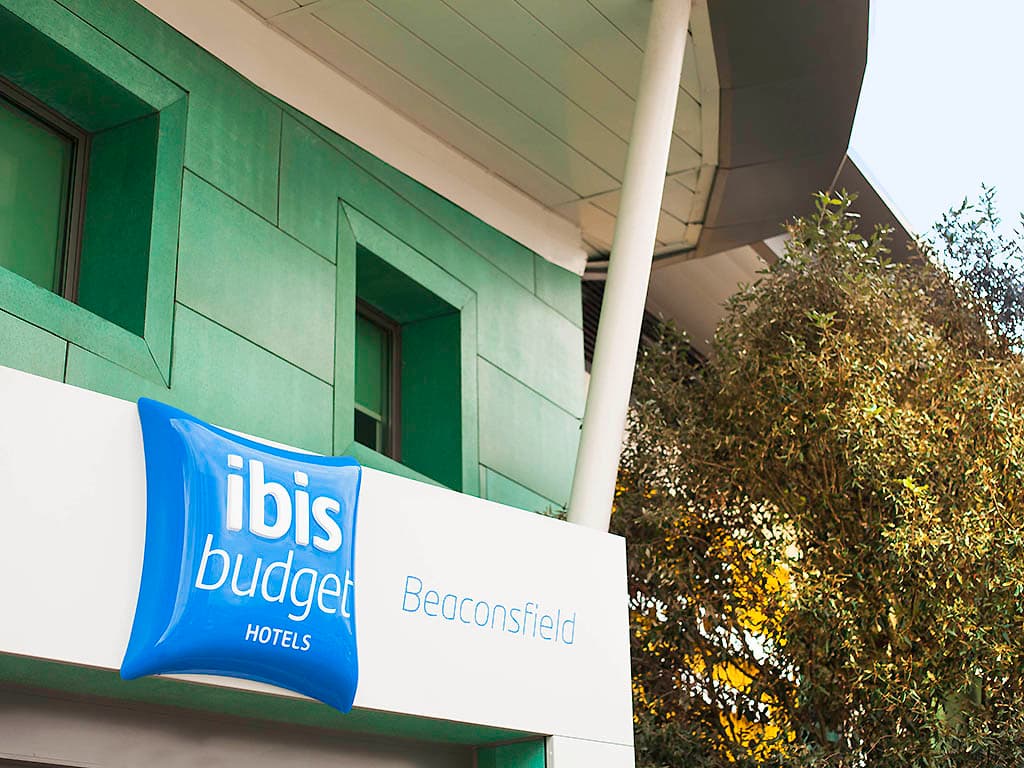 Ibis Beaconsfield Services, Beaconsfield