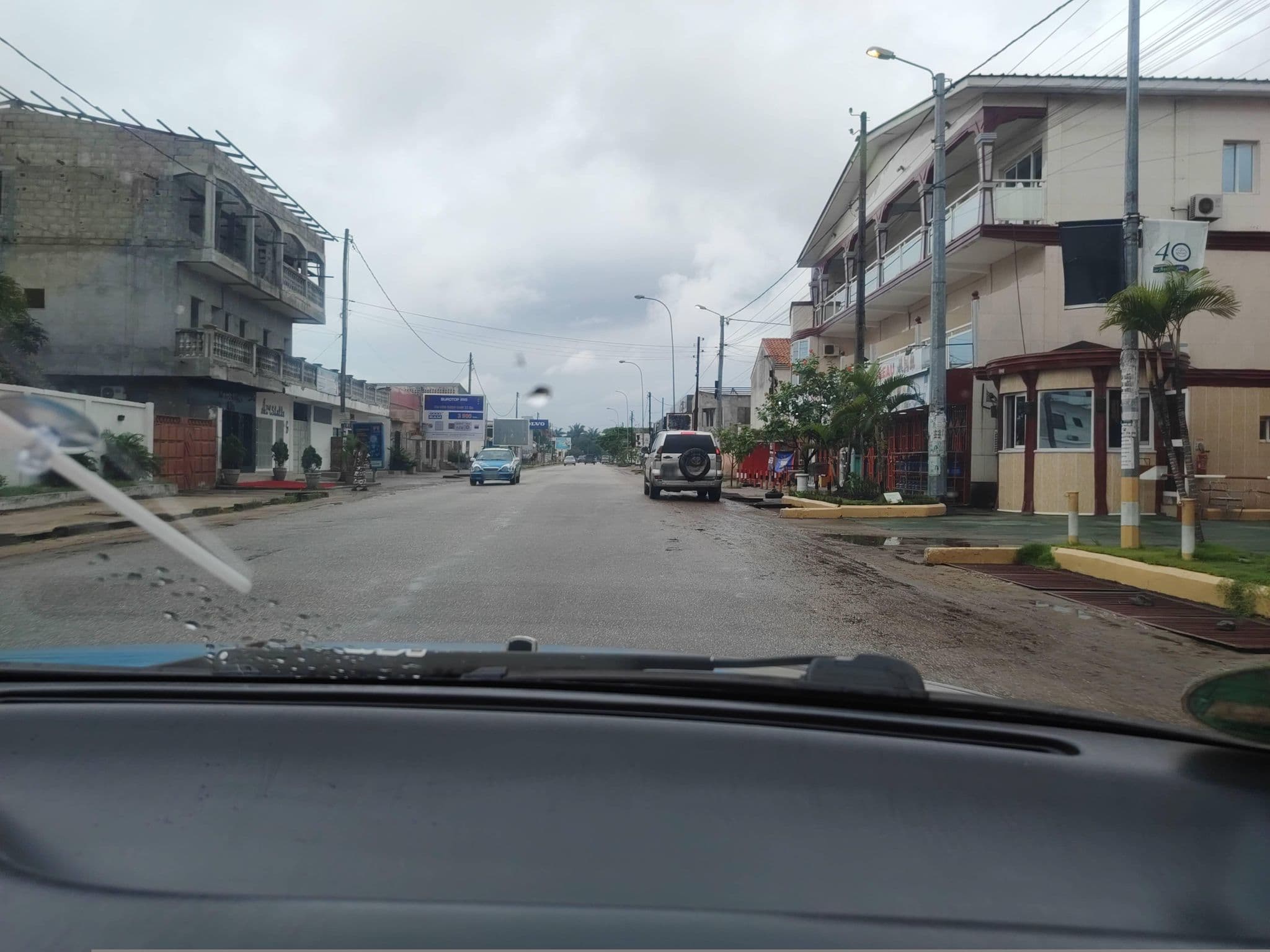 Street view near Le Ruisseau, Pointe-Noire — © orlanto (CC BY-SA · Mapillary)