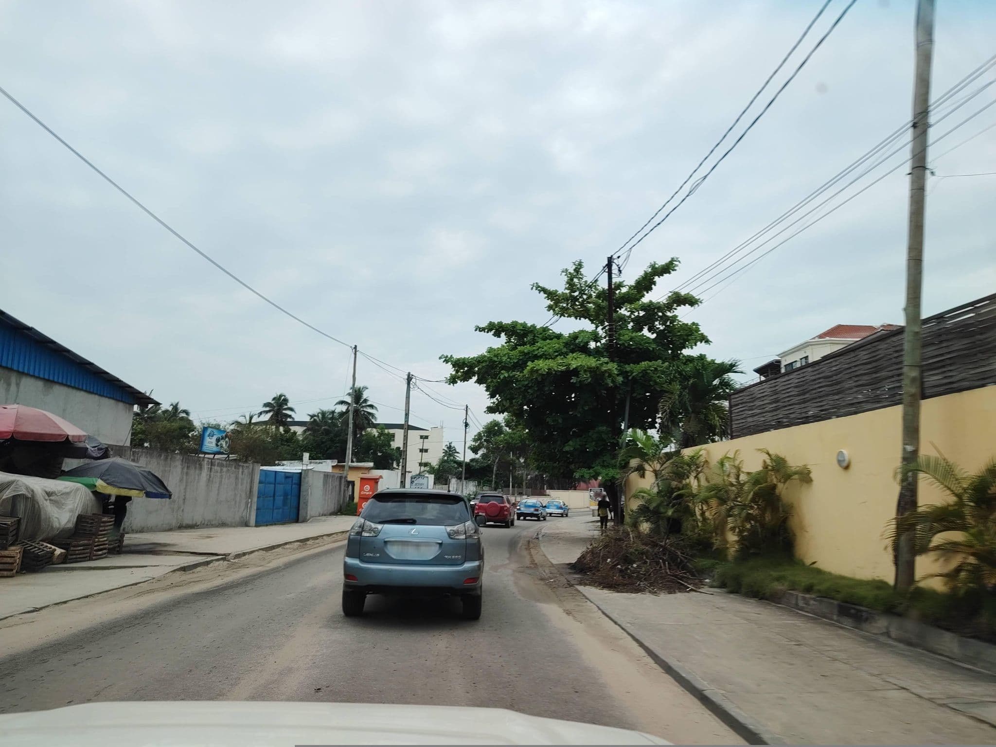 Street view near Wenger, Pointe-Noire — © orlanto (CC BY-SA · Mapillary)