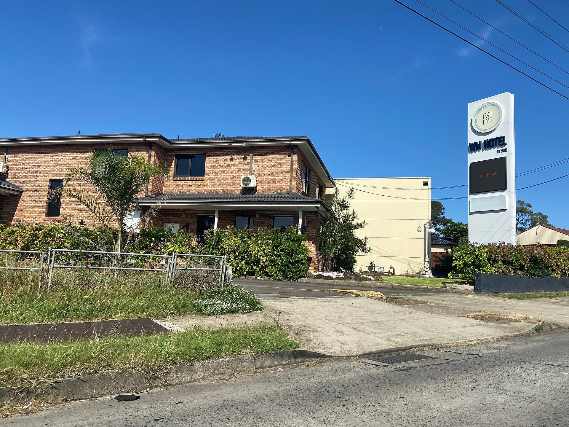 WM Hotel Bankstown (via Wikimedia Commons, CC BY-SA 4.0)
