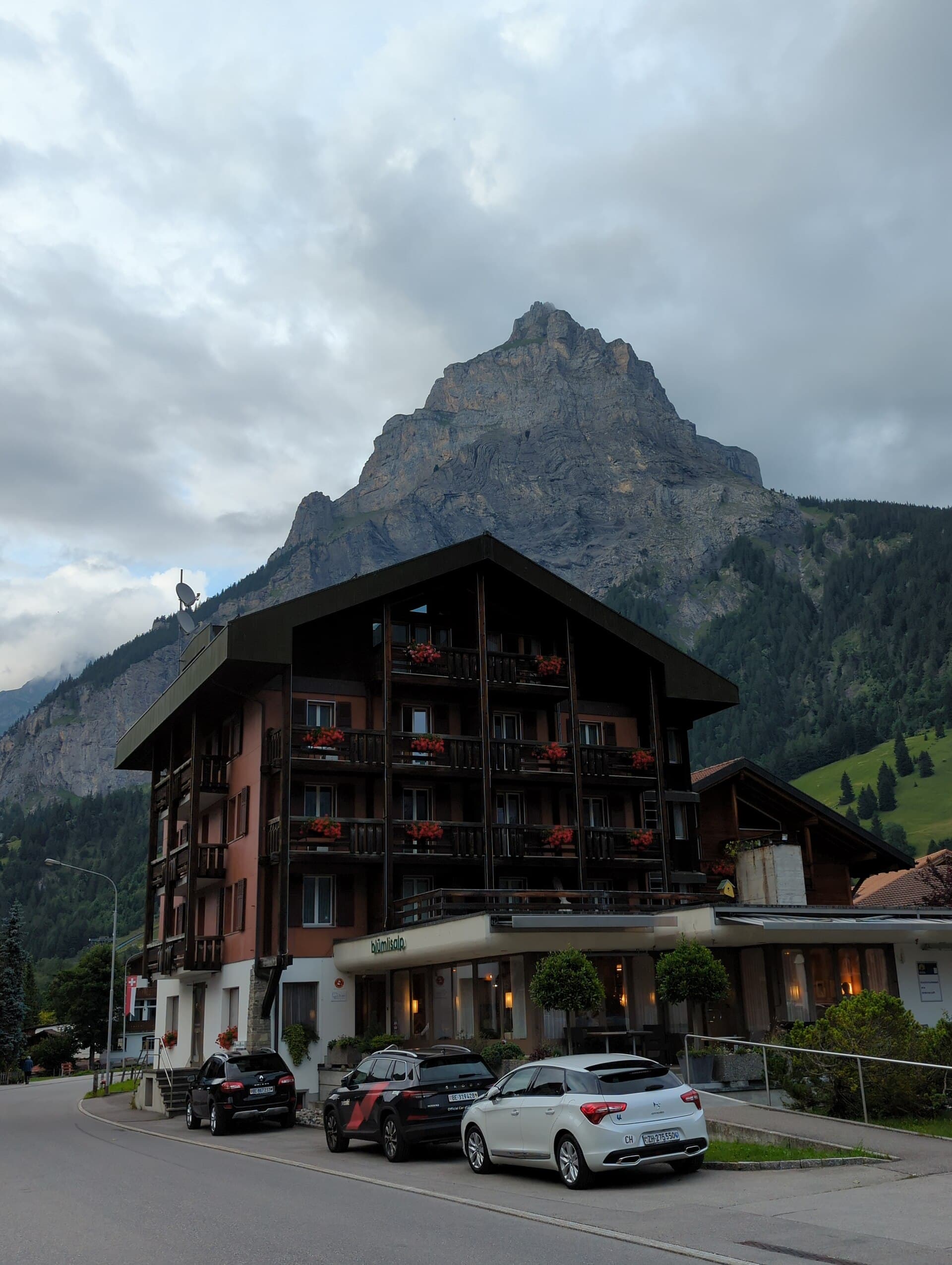 Blümlisalp (via Wikimedia Commons, CC BY-SA 4.0)