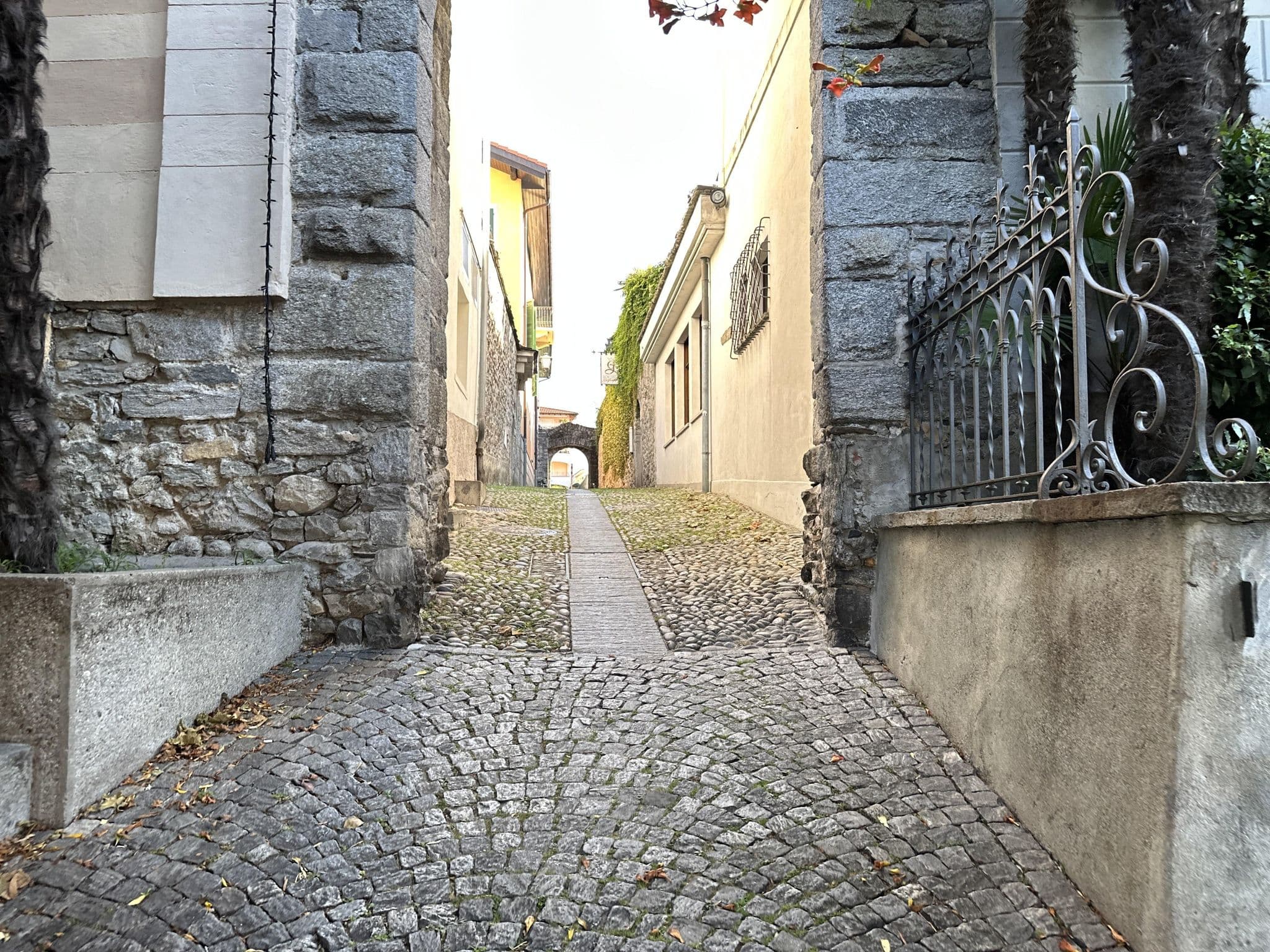 Street view near Castello Seeschloss, Ascona — © RSTQ (CC BY-SA · Mapillary)