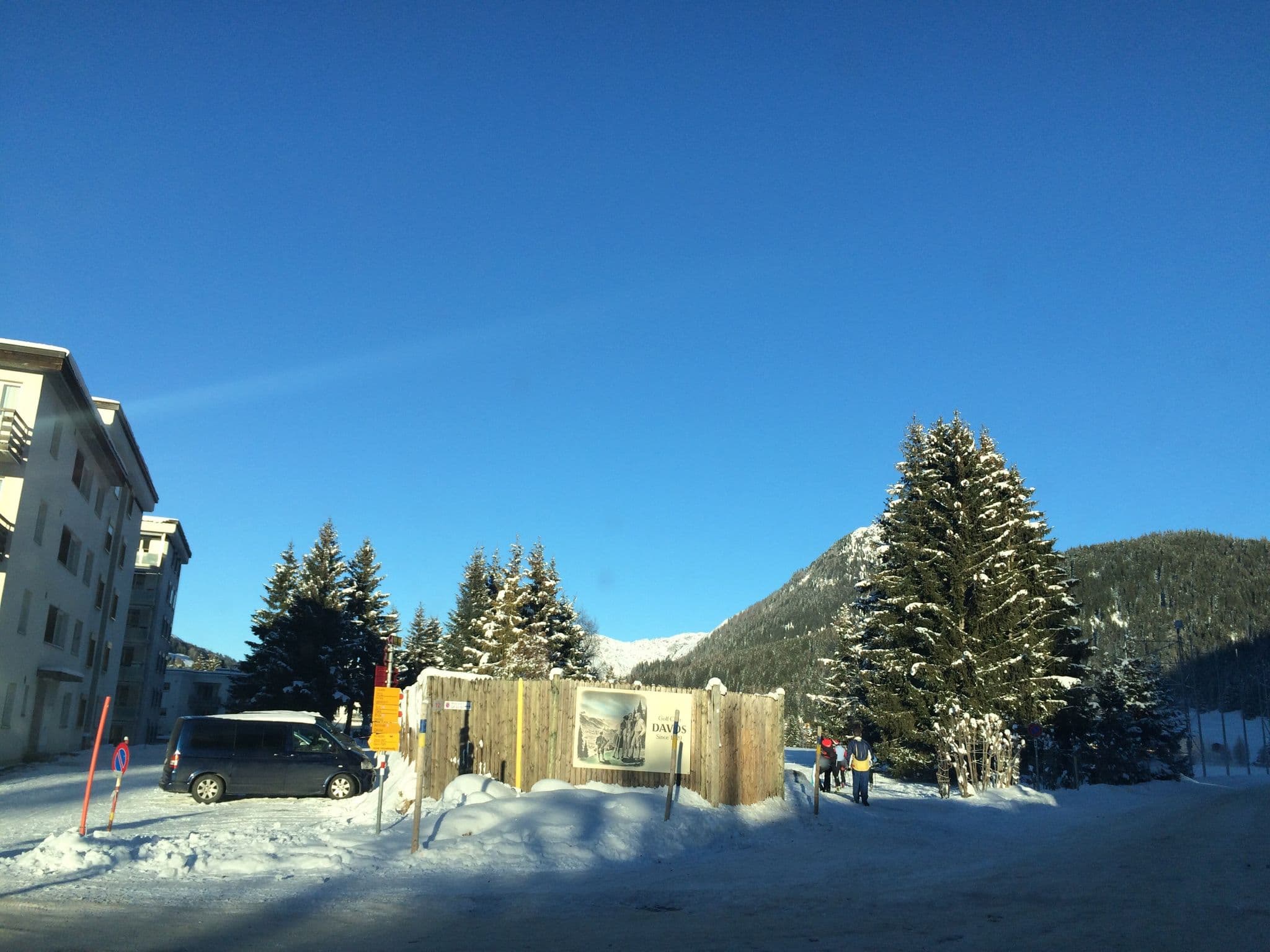Street view near Hotel Waldhuus, Davos — © jesolem (CC BY-SA · Mapillary)