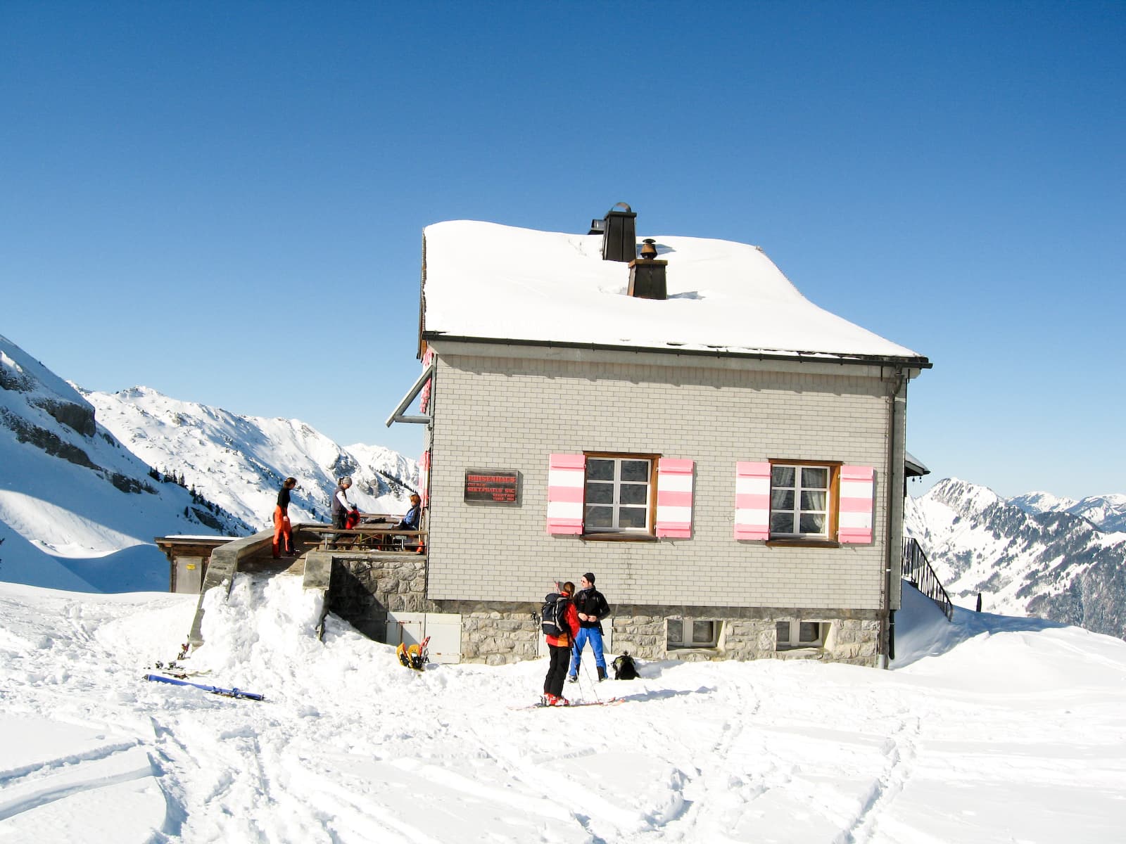 Brisenhaus (via Wikimedia Commons, CC BY-SA 3.0)