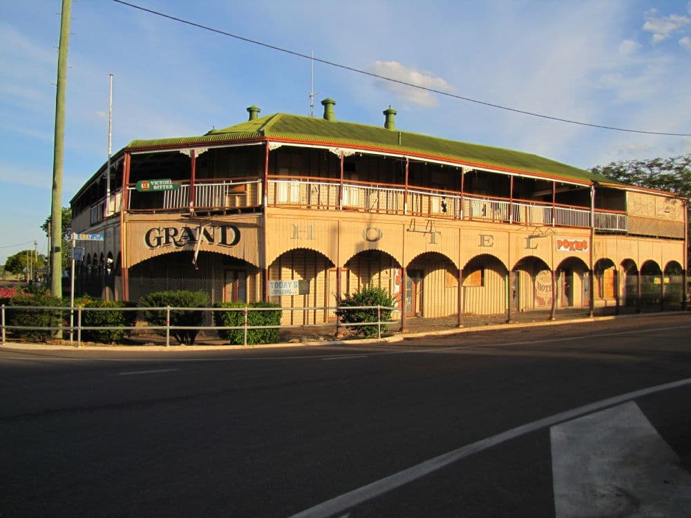 Grand Hotel (via Wikimedia Commons, CC BY 3.0)