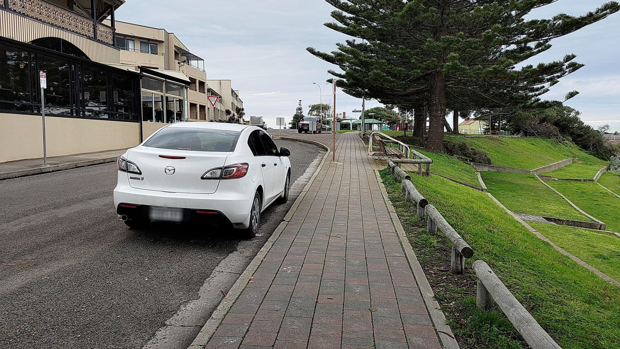 Street view near Ozone Hotel Kangaroo Island, Kingscote — © aceini (CC BY-SA · Mapillary)