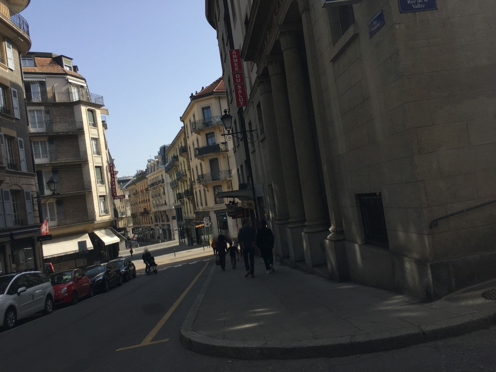 Street view near Bel'Espérance, Geneva — © thepriben (CC BY-SA · Mapillary)