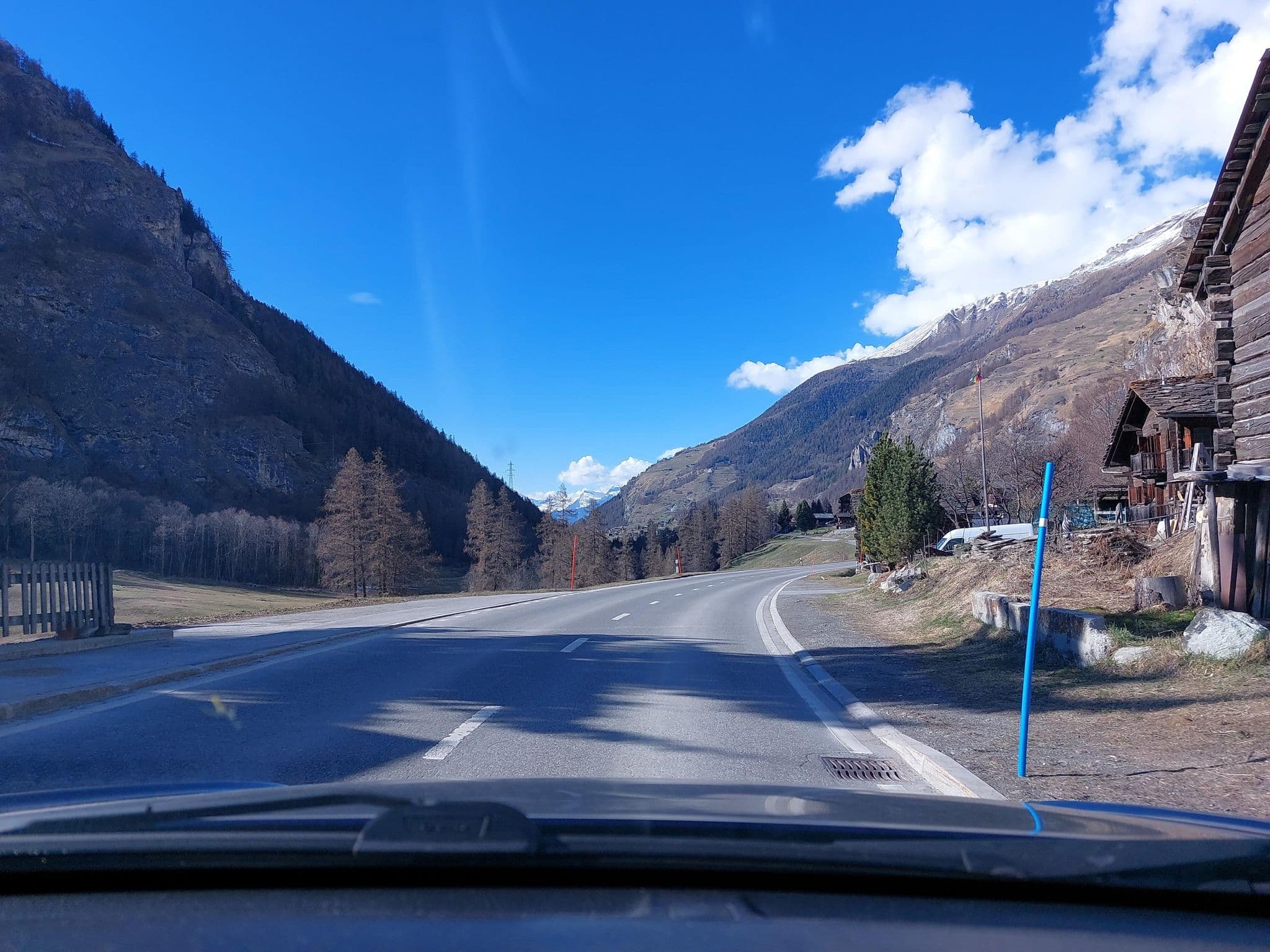 Street view near La Grande Peur dans la Montagne, Evolène — © Balbenar (CC BY-SA · Mapillary)