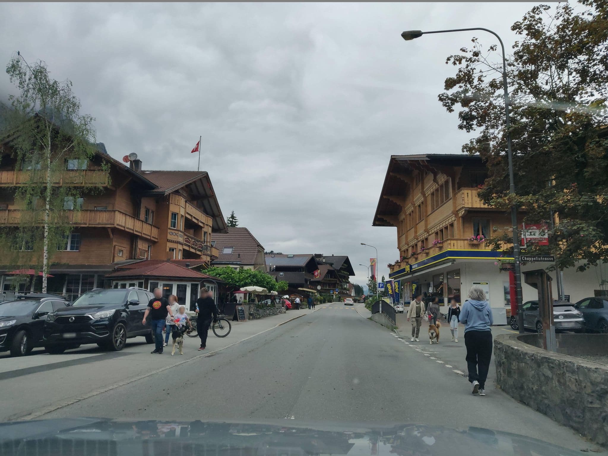 Street view near Victoria, Kandersteg — © Yha1 (CC BY-SA · Mapillary)