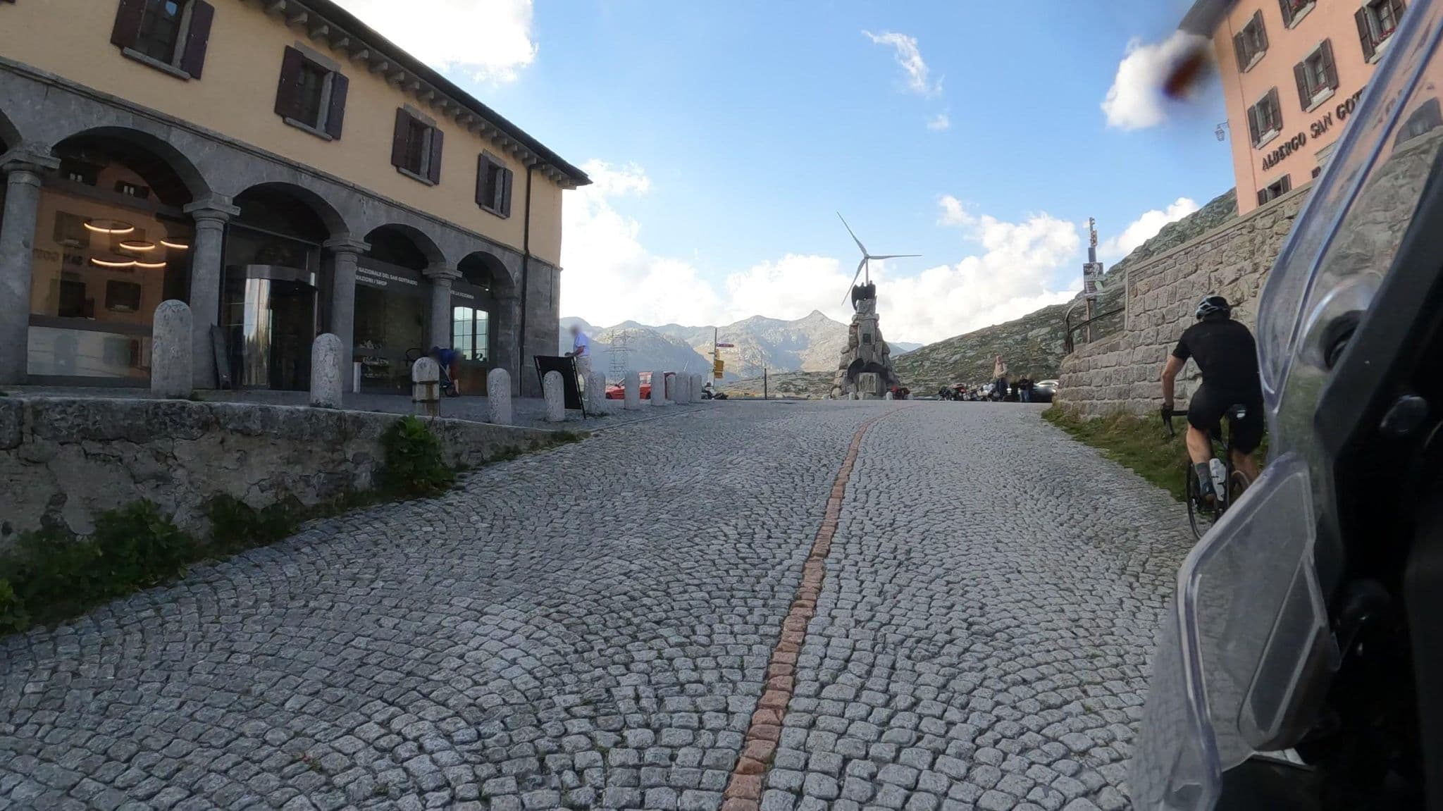 Street view near Albergo San Gottardo, Airolo — © crami (CC BY-SA · Mapillary)
