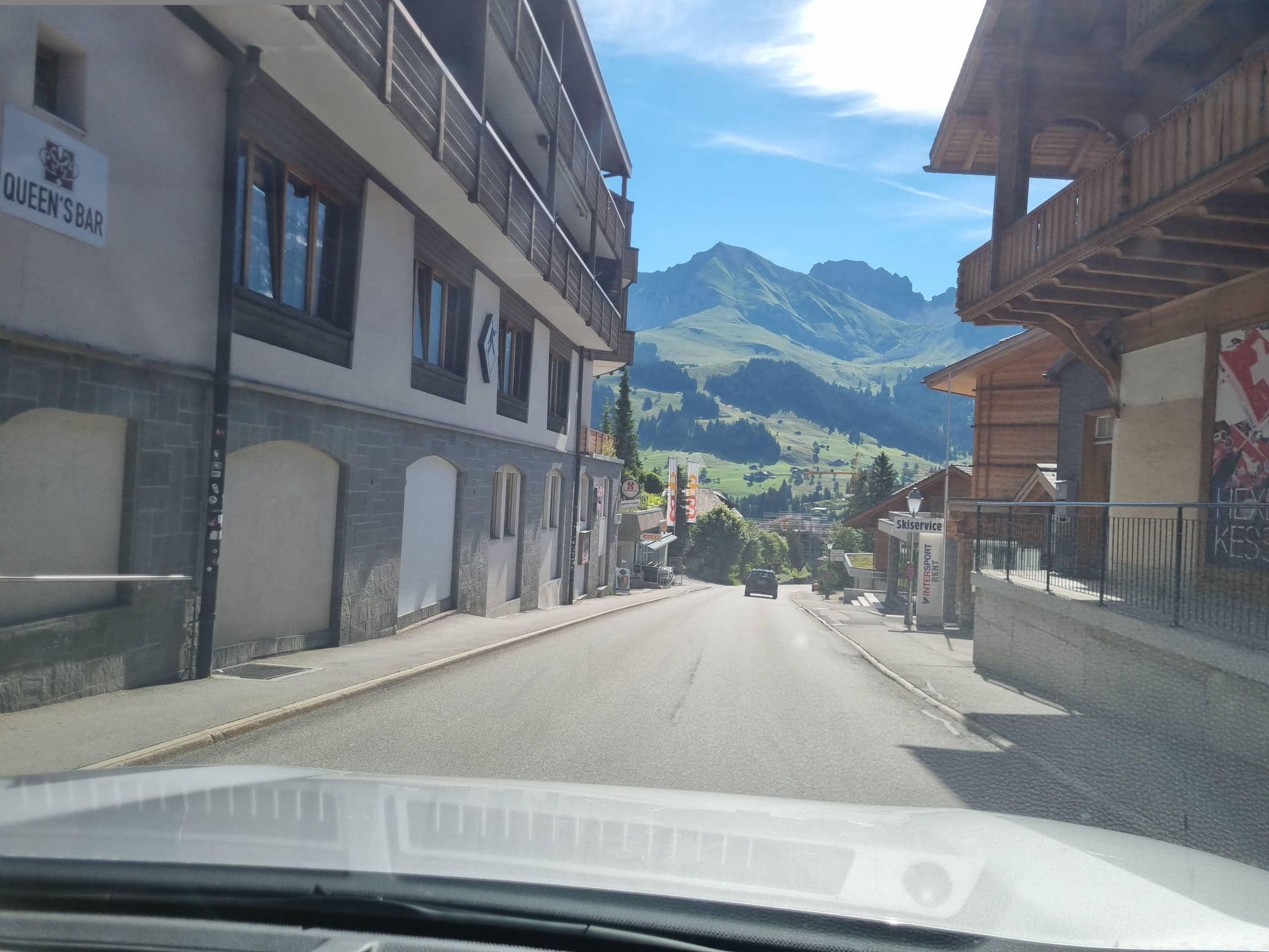 Street view near Viktoria Eden, Adelboden — © Yha1 (CC BY-SA · Mapillary)