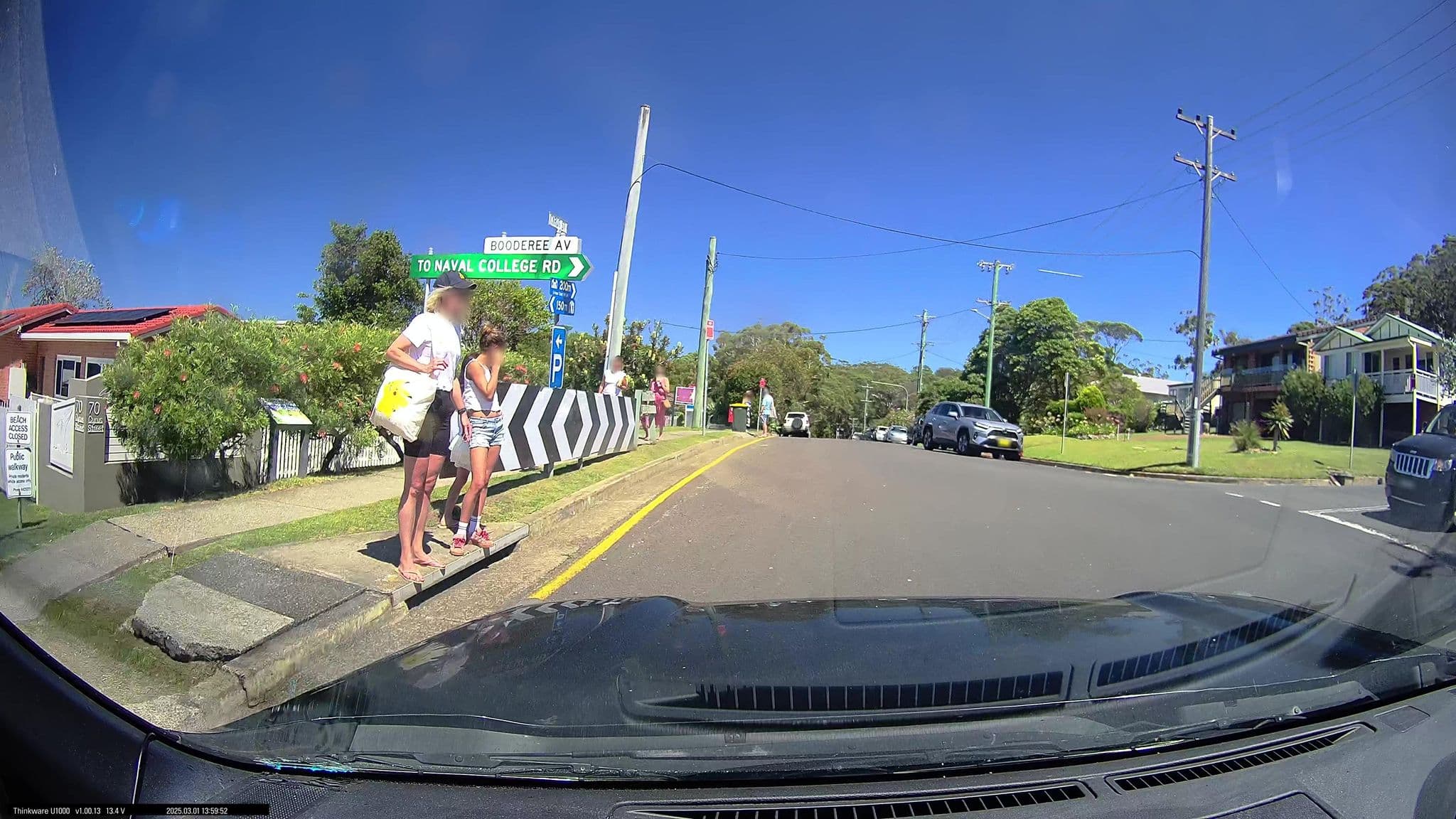 Street view near Walters Holiday Flats, Vincentia — © maxim752 (CC BY-SA · Mapillary)
